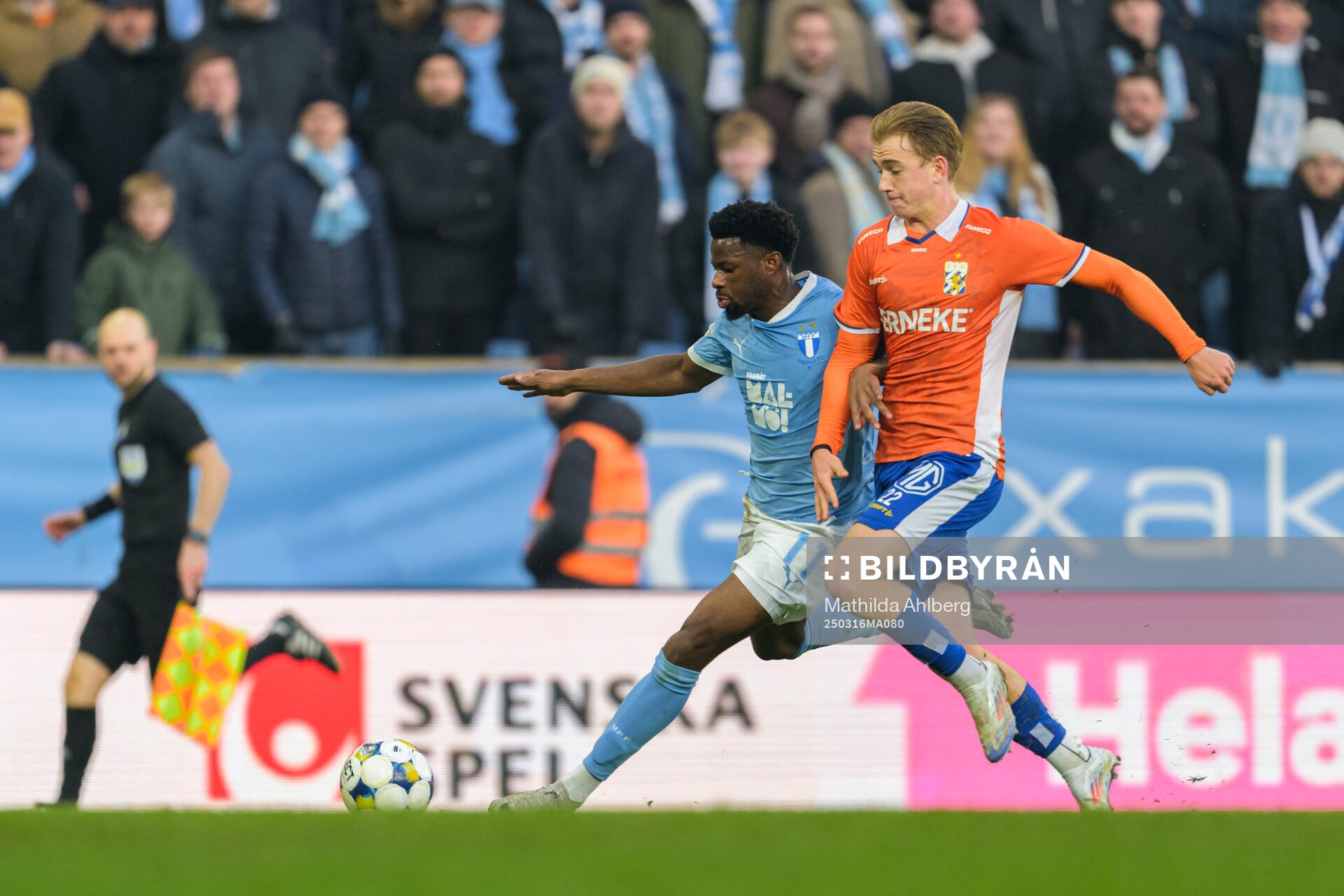 Malmö FFs Emmanuel Ekong och IFK Göteborgs Noah Tolf