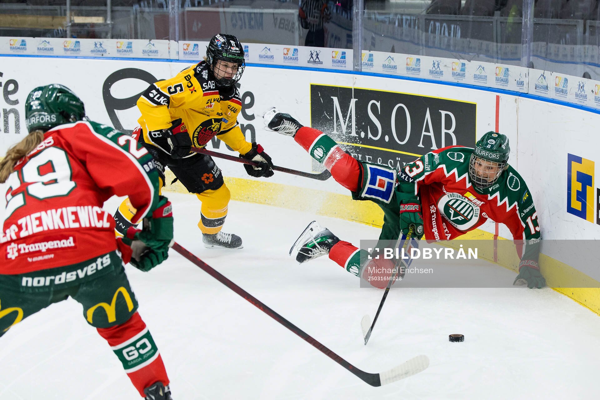 Luleås Johanna Fällman och Frölundas Edit Danielsson