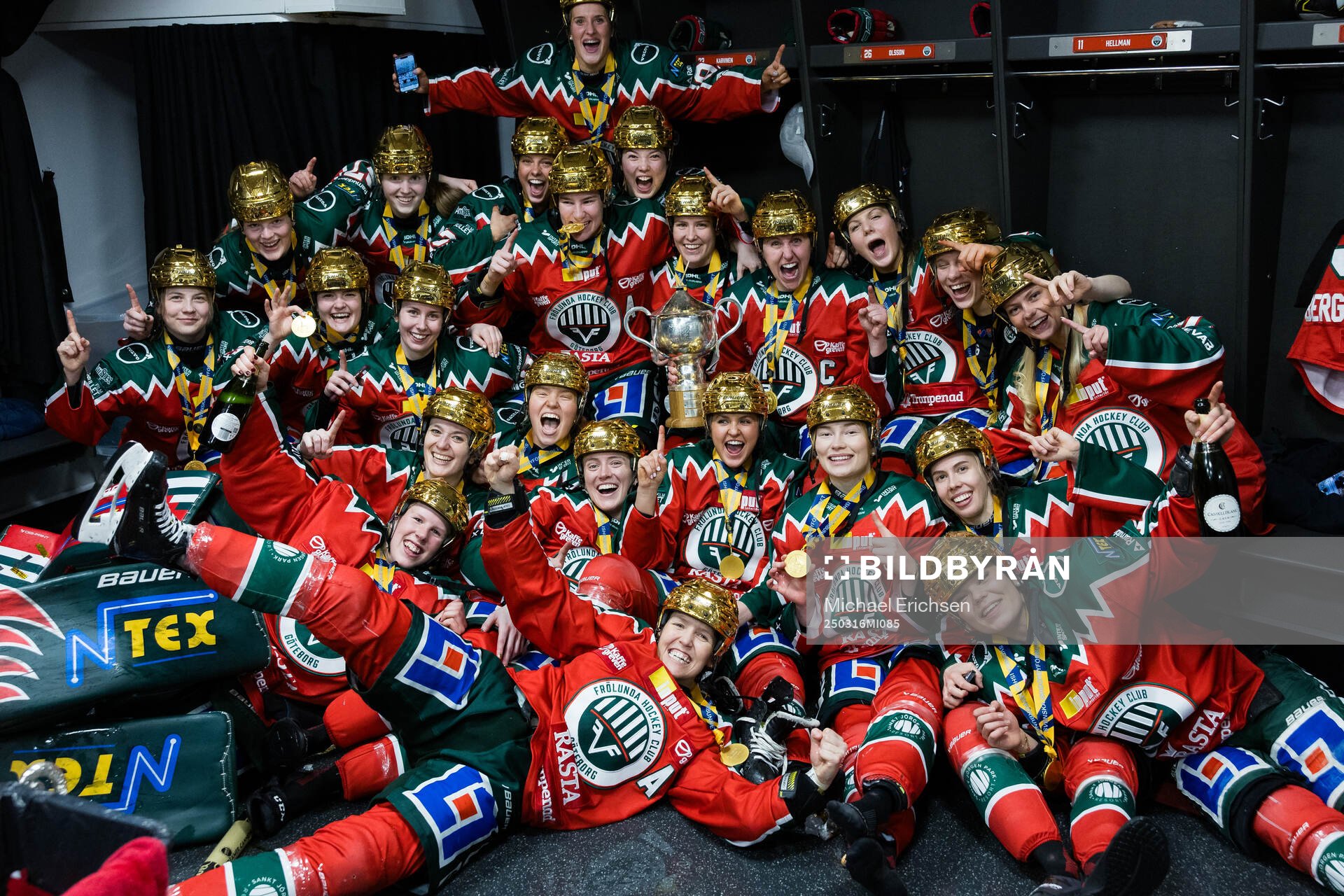 Frölundas spelare jublar