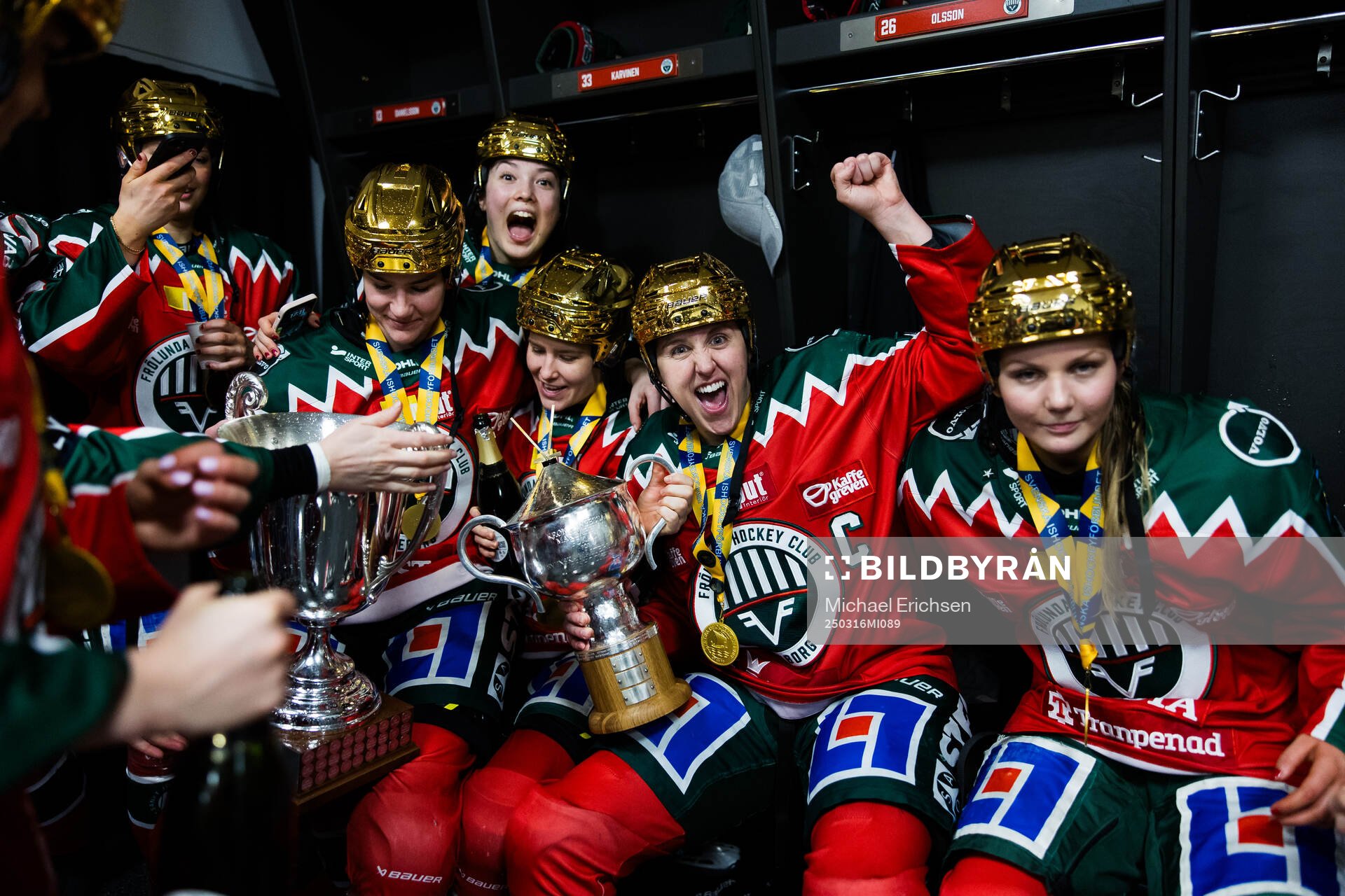Frölundas Hanna Olsson jublar med lagkamrater