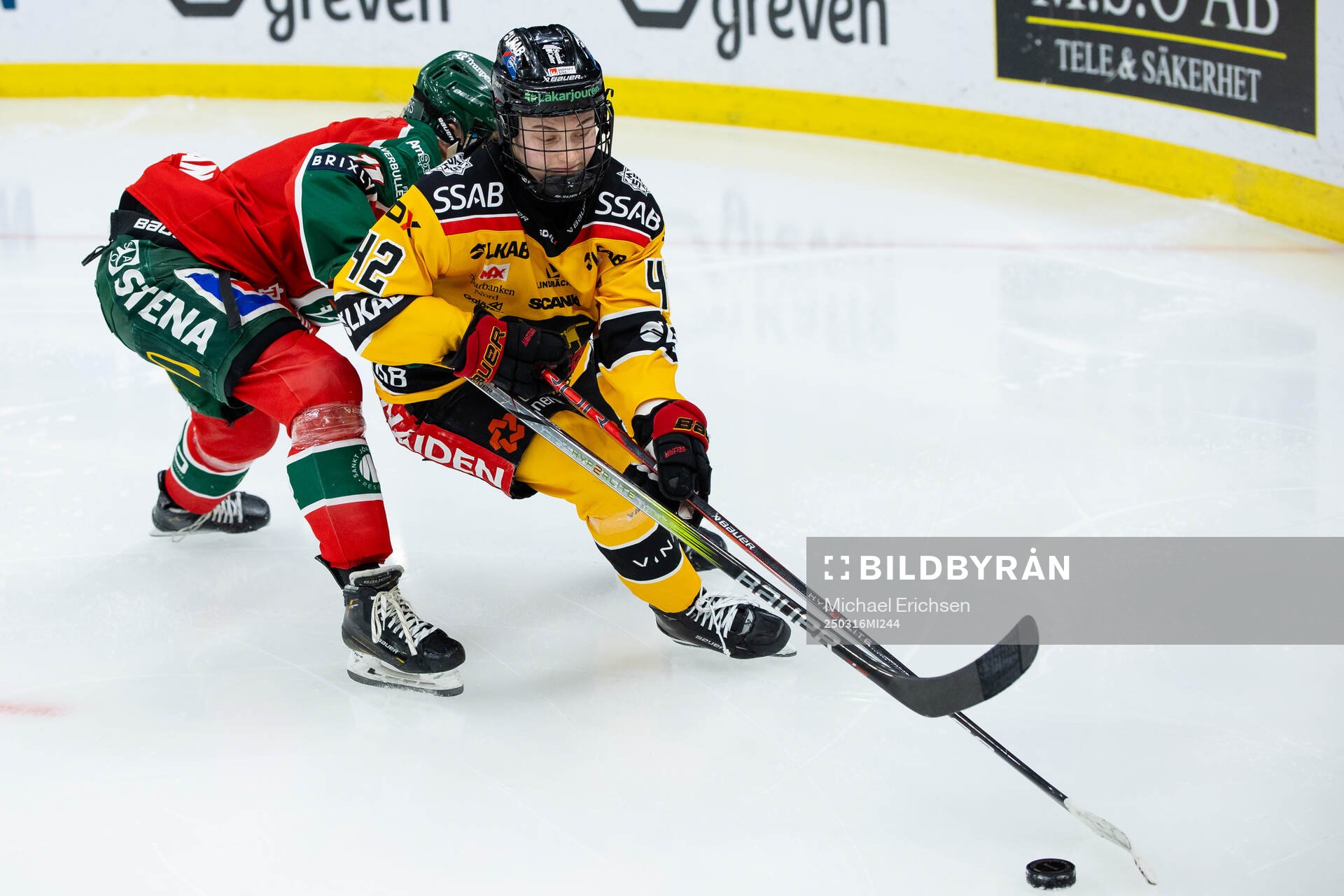 Frölundas Ella Hellman och Luleås Viivi Vainikka