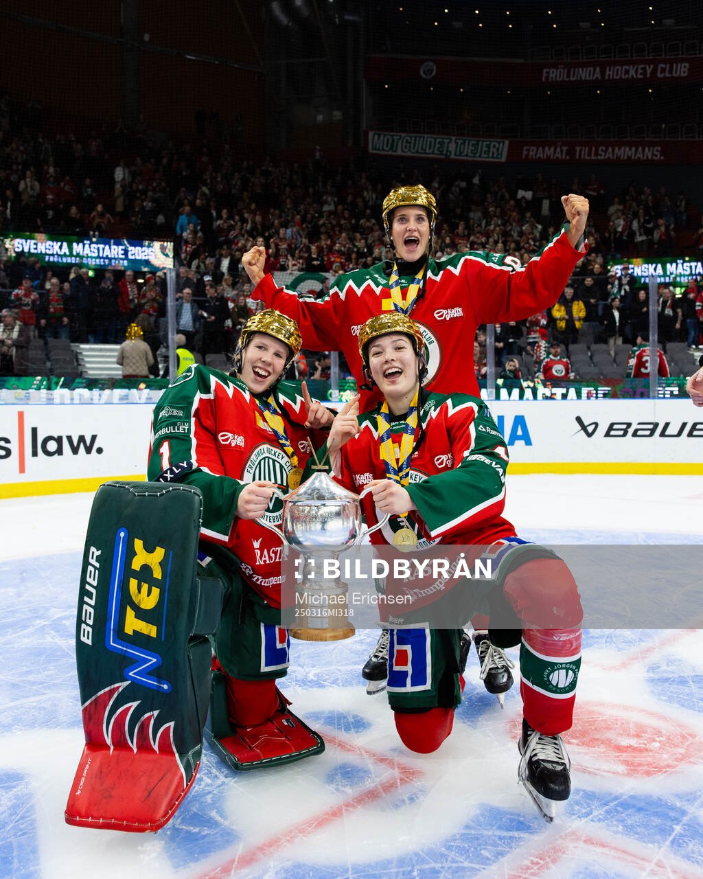 Frölundas målvakt Maja Helge, Ebba Westerlind och Nellie