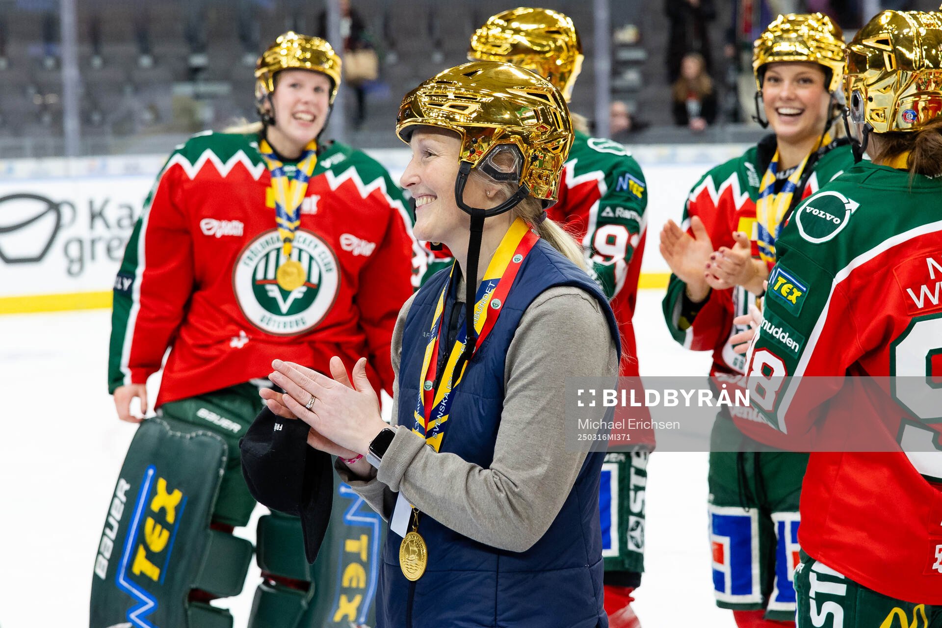 Frölundas sportchef Kim Martin Hasson jublar