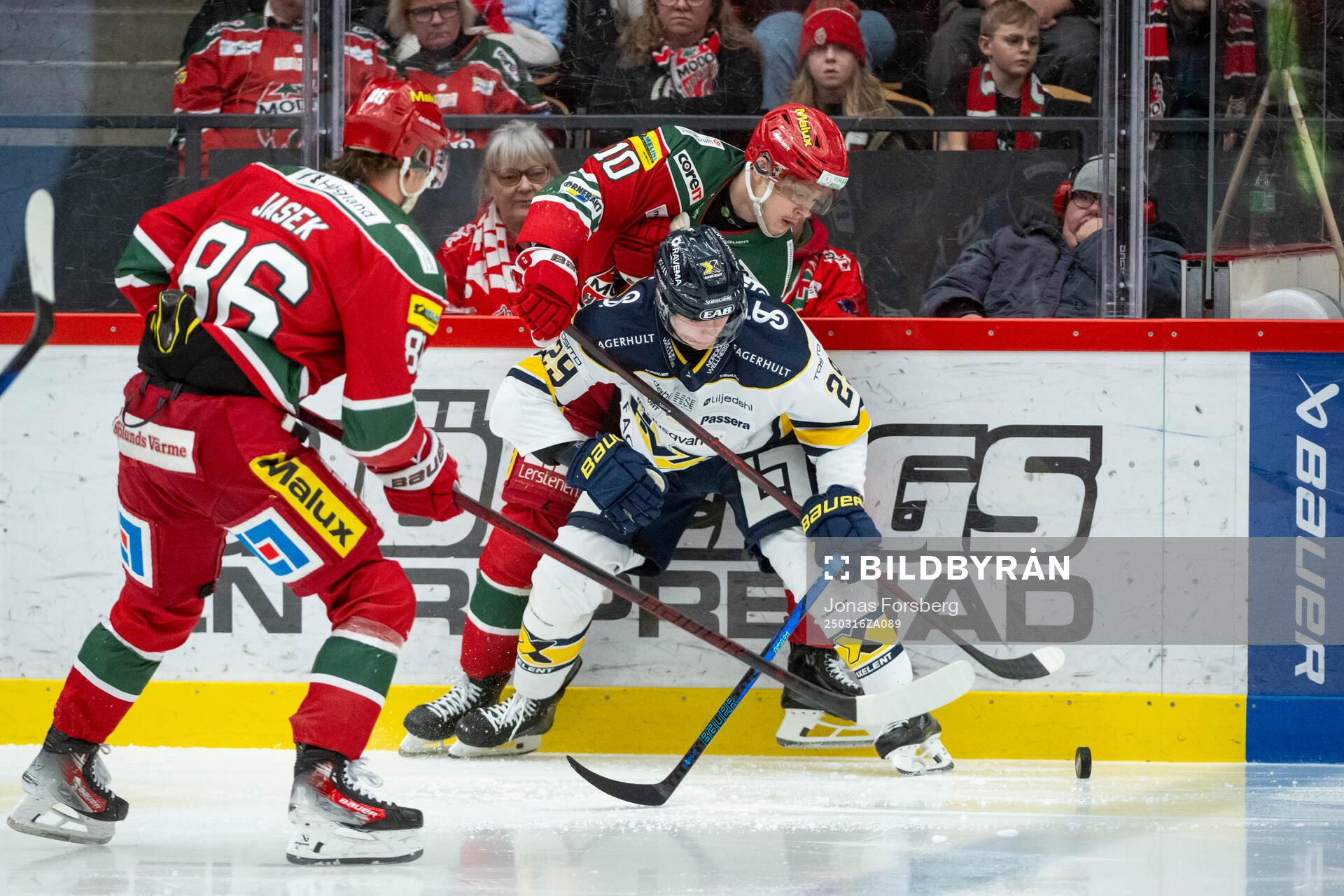 Modos Sampo Ranta och HV71s Wilhelm Hallquisth