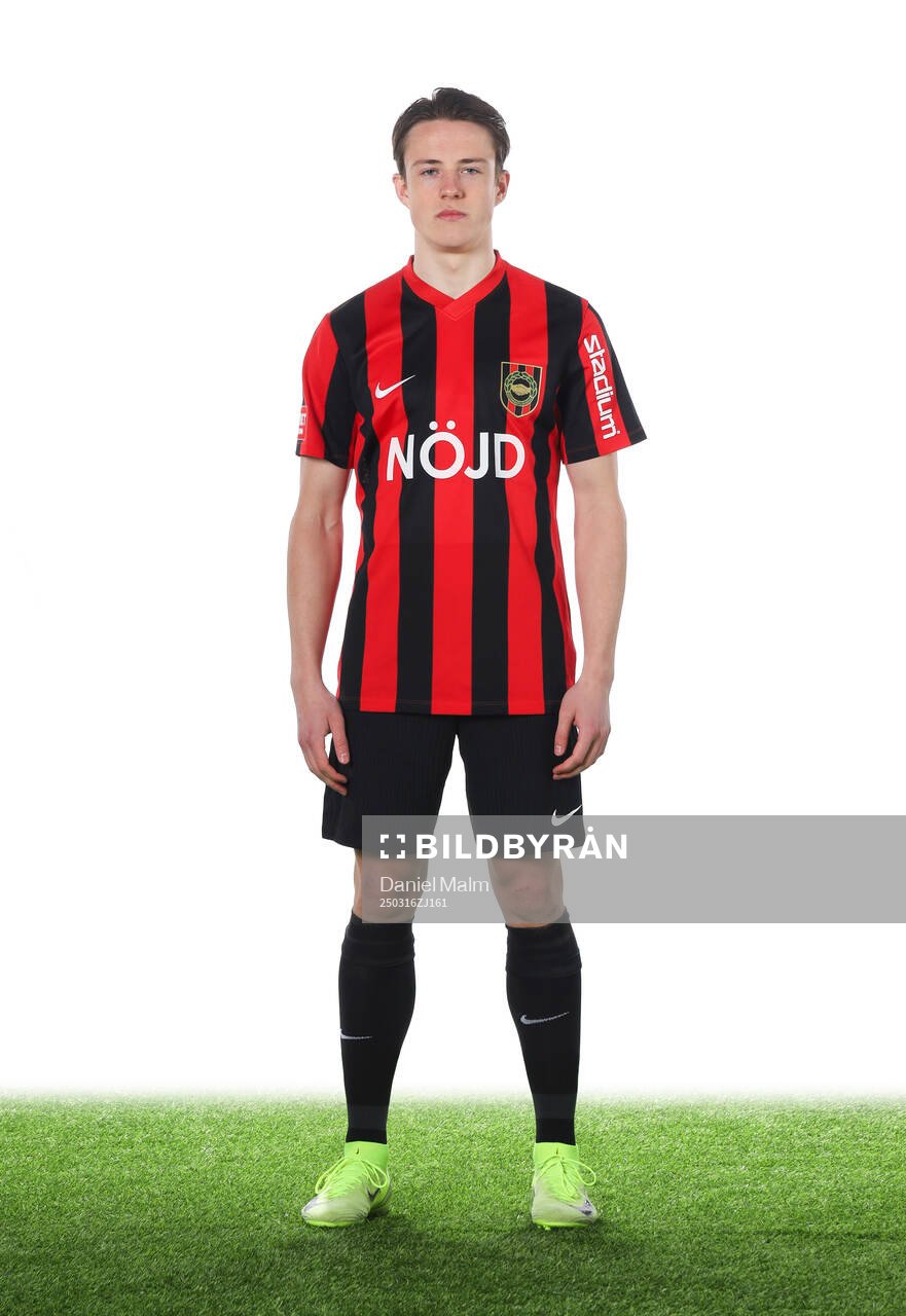 Brommapojkarnas Adam Stroud