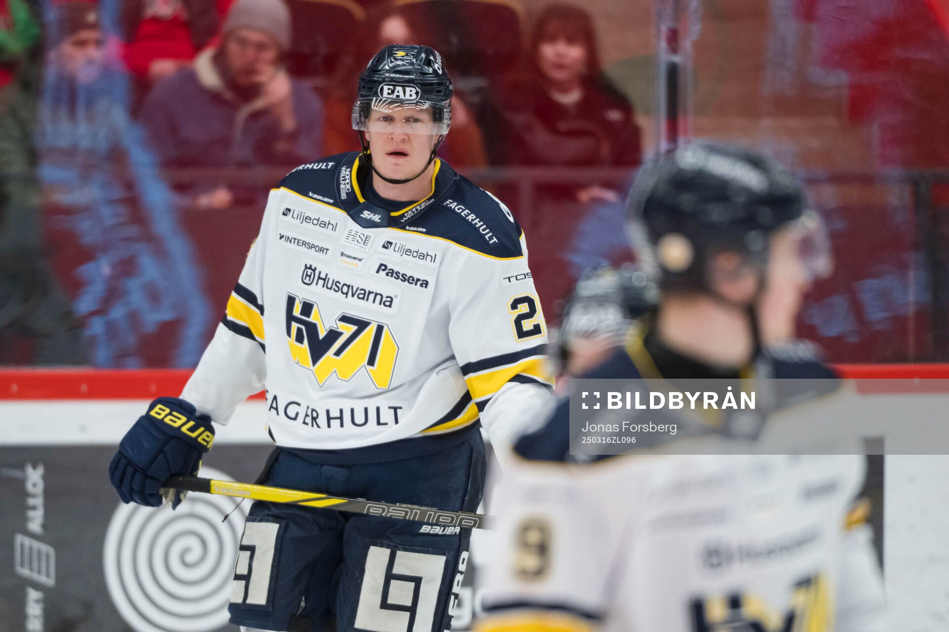 HV71s Tommi Tikka innan match två i kvalet till SHL mellan