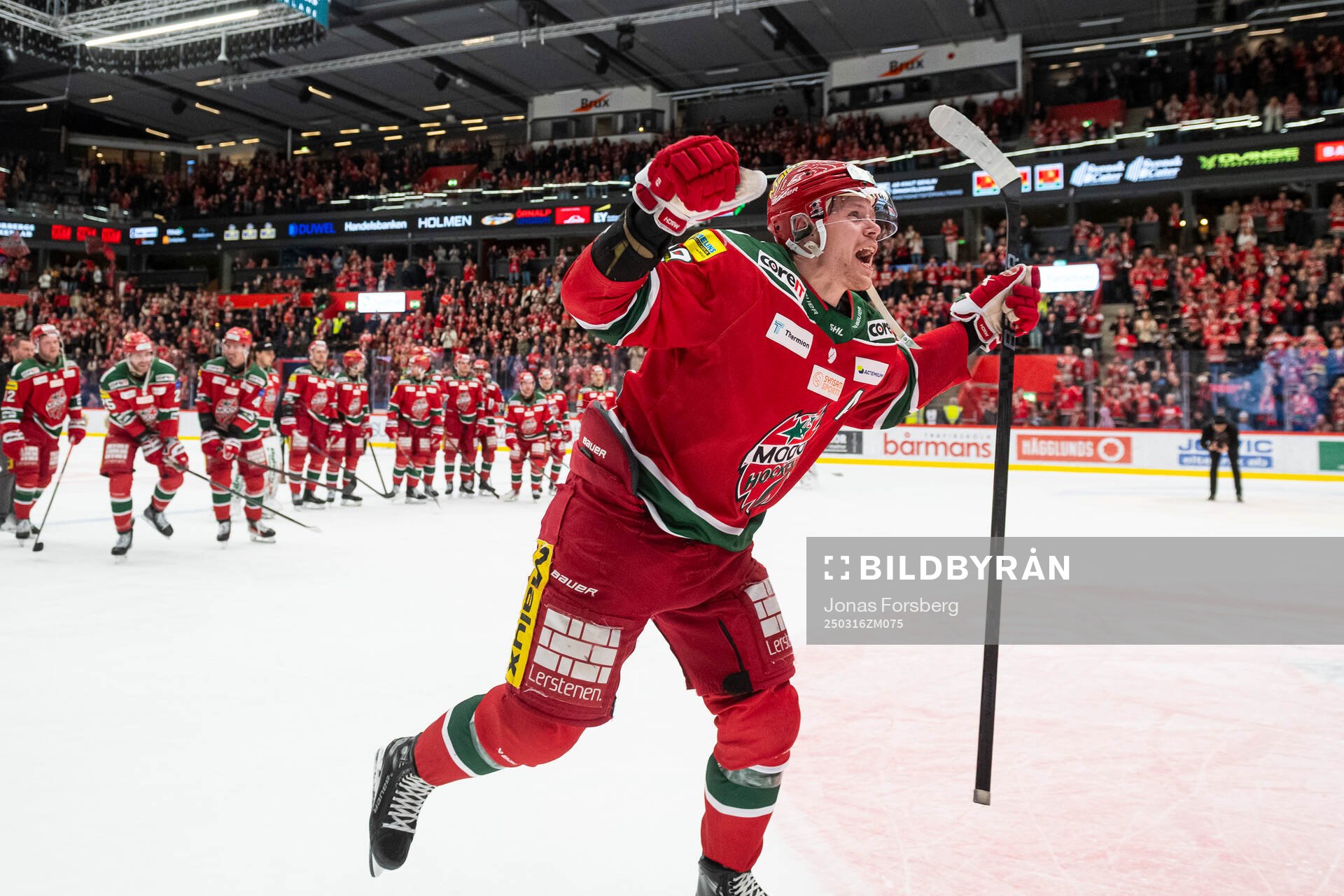 Modos Mikkel Aagaard jublar