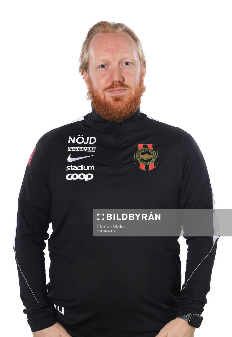 Brommapojkarnas målvaktstränare Mathias Hallbygård