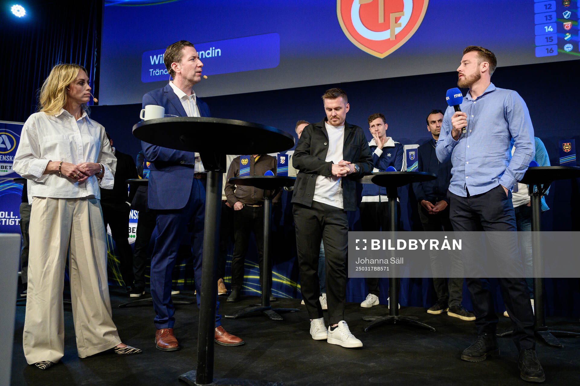 Degerfors tränare William Lundin och Halmstads tränare