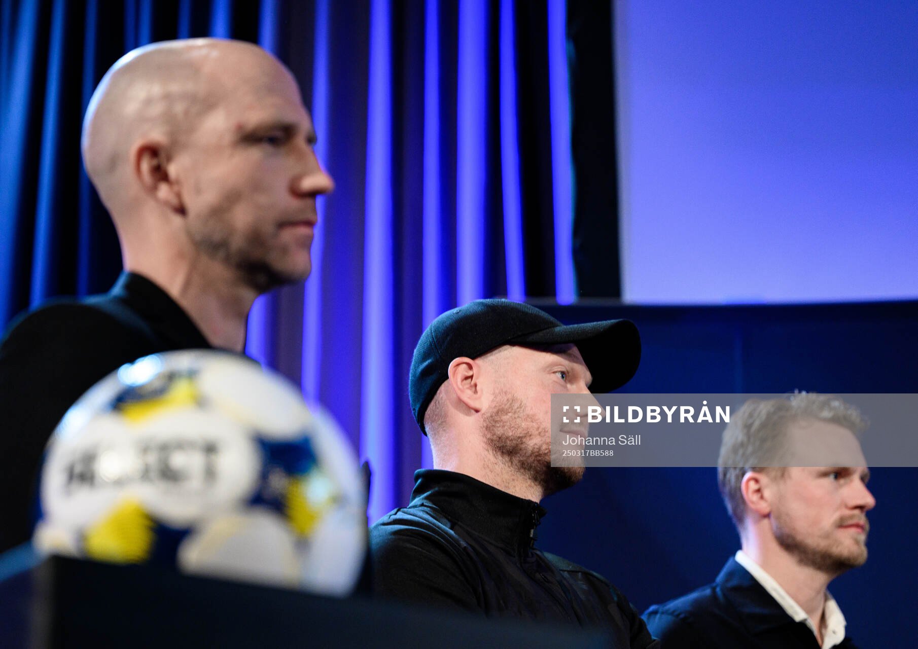 Malmö FFs tränare Henrik Rydström, Hammarbys tränare Kim Hellberg och Elfsborgs tränare Oscar Hiljemark under fotbollsallsvenskans upptaktsträff den 17 mars 2025 i Stockholm.