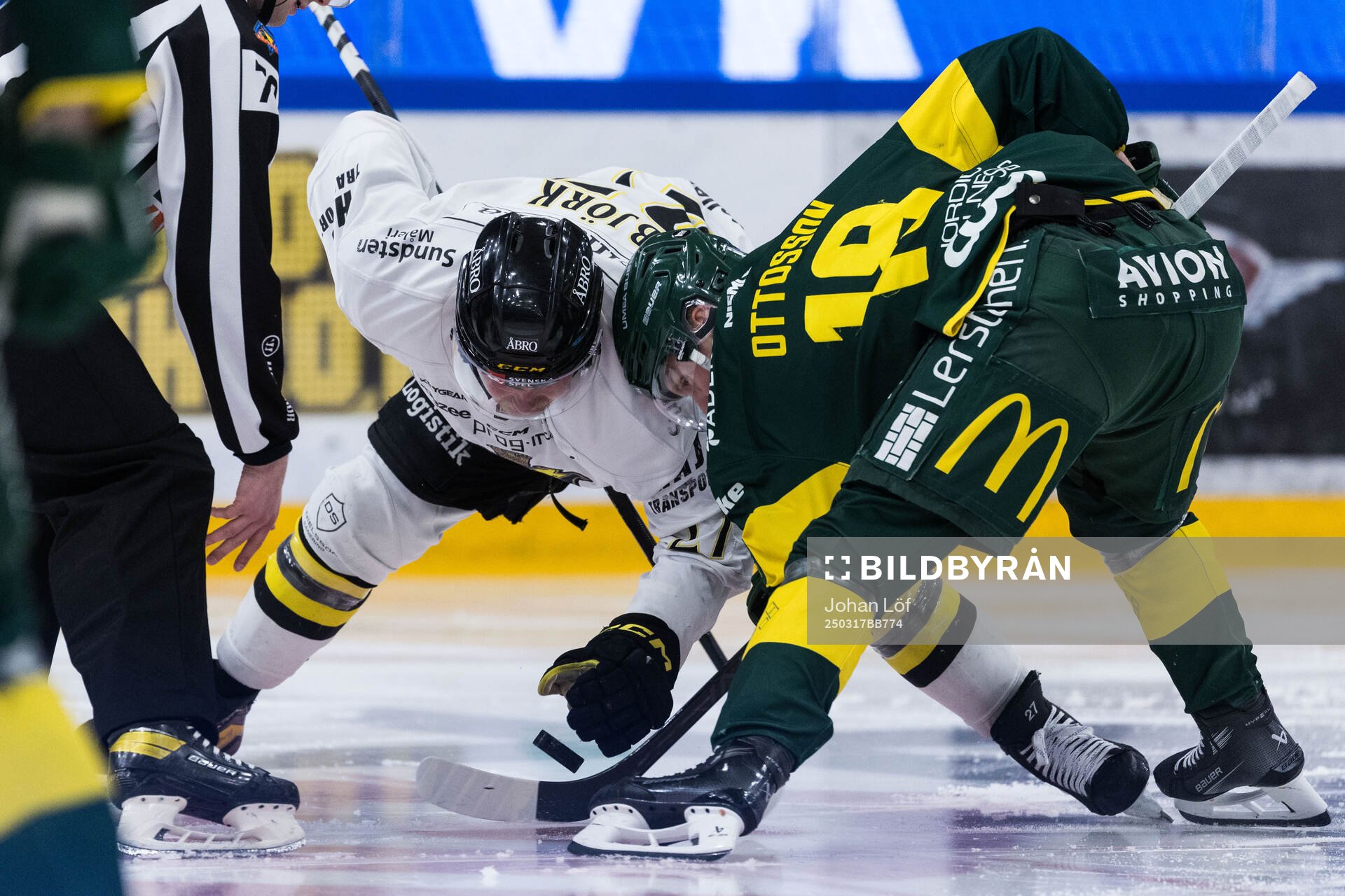 AIKs Christoffer Björk och Björklövens Axel Ottosson