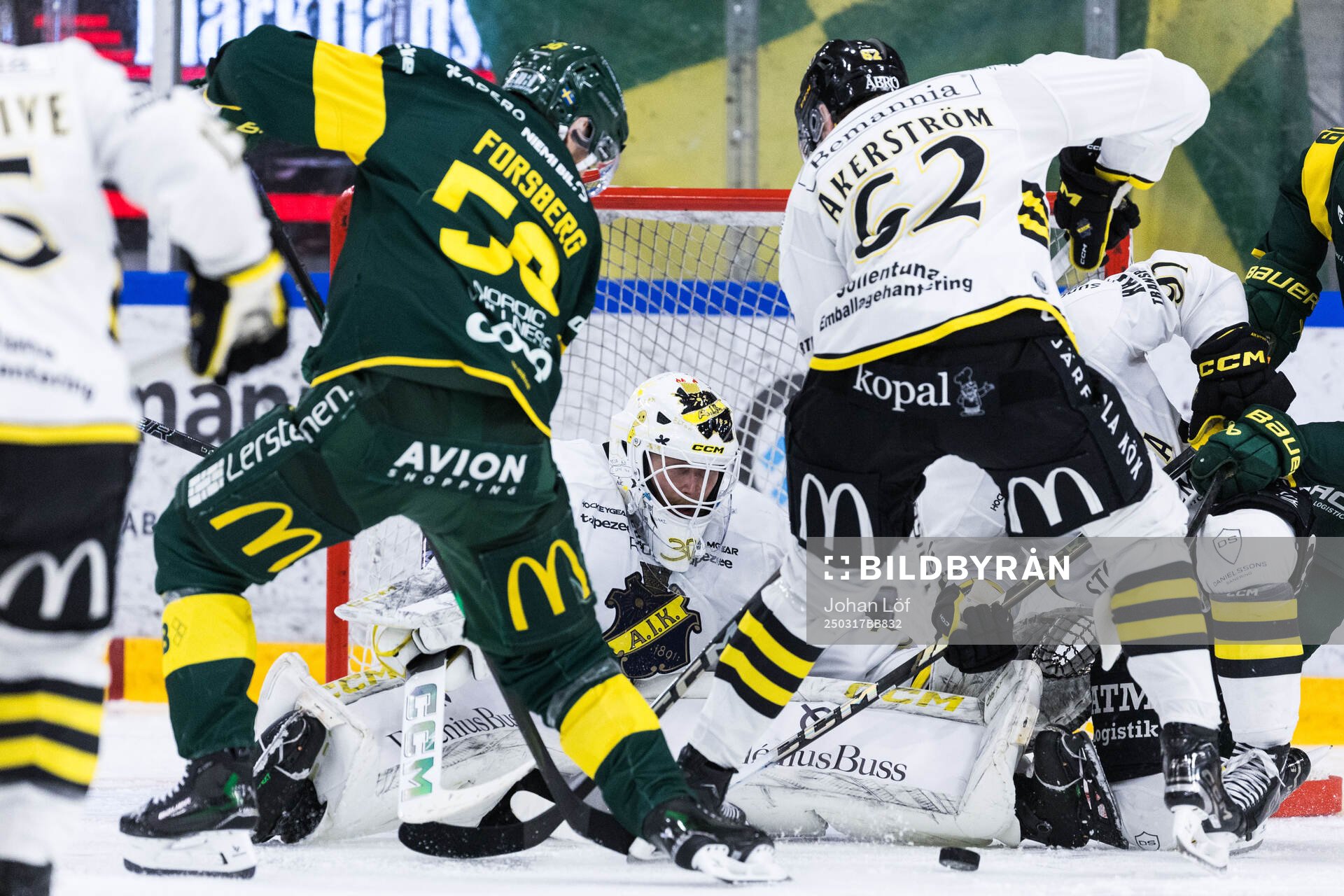 AIKs målvakt Victor Brattström