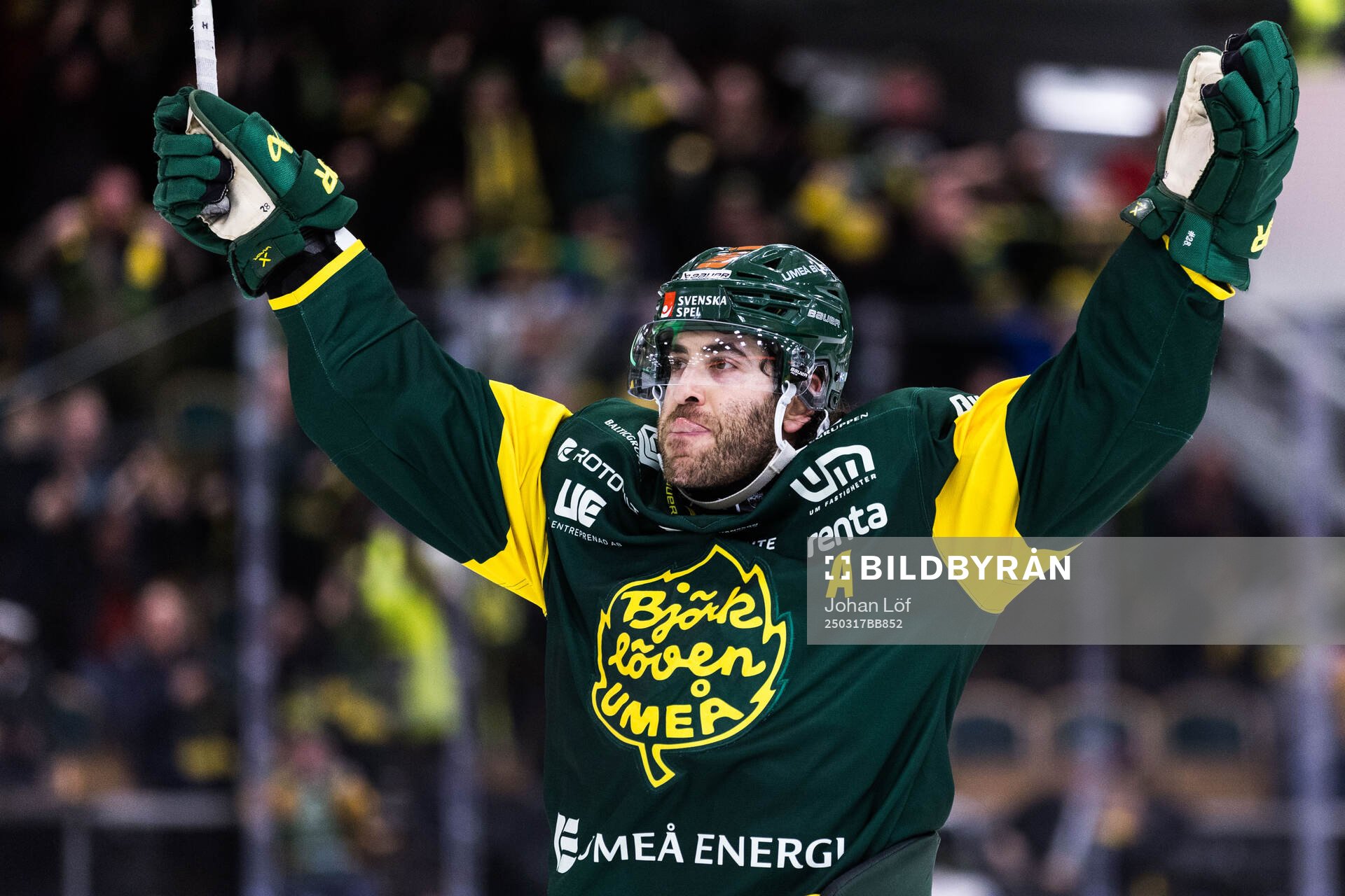 Björklövens Mathew Maione jublar