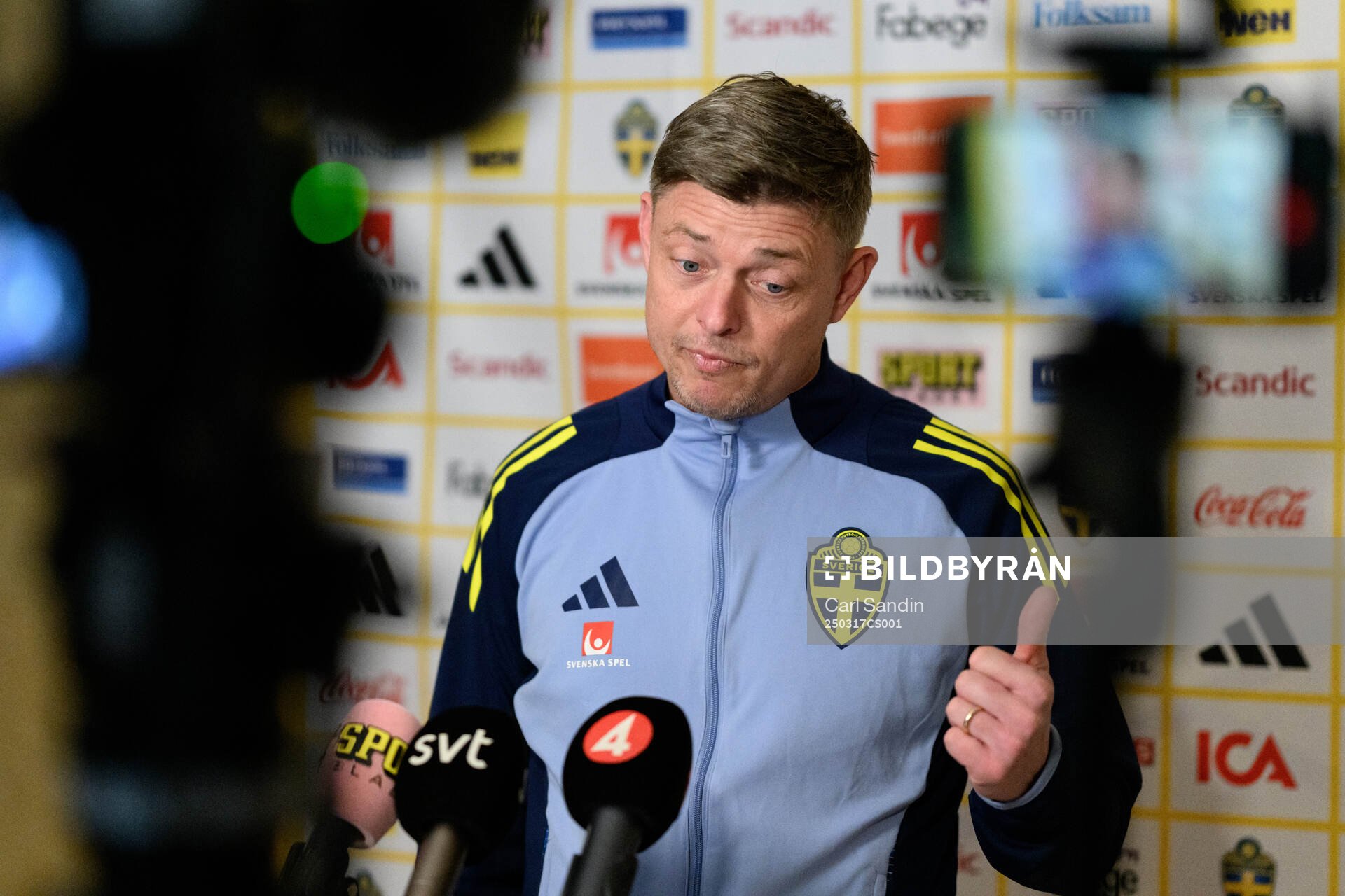 Head coach Jon Dahl Tomasson of the Swedish men's national