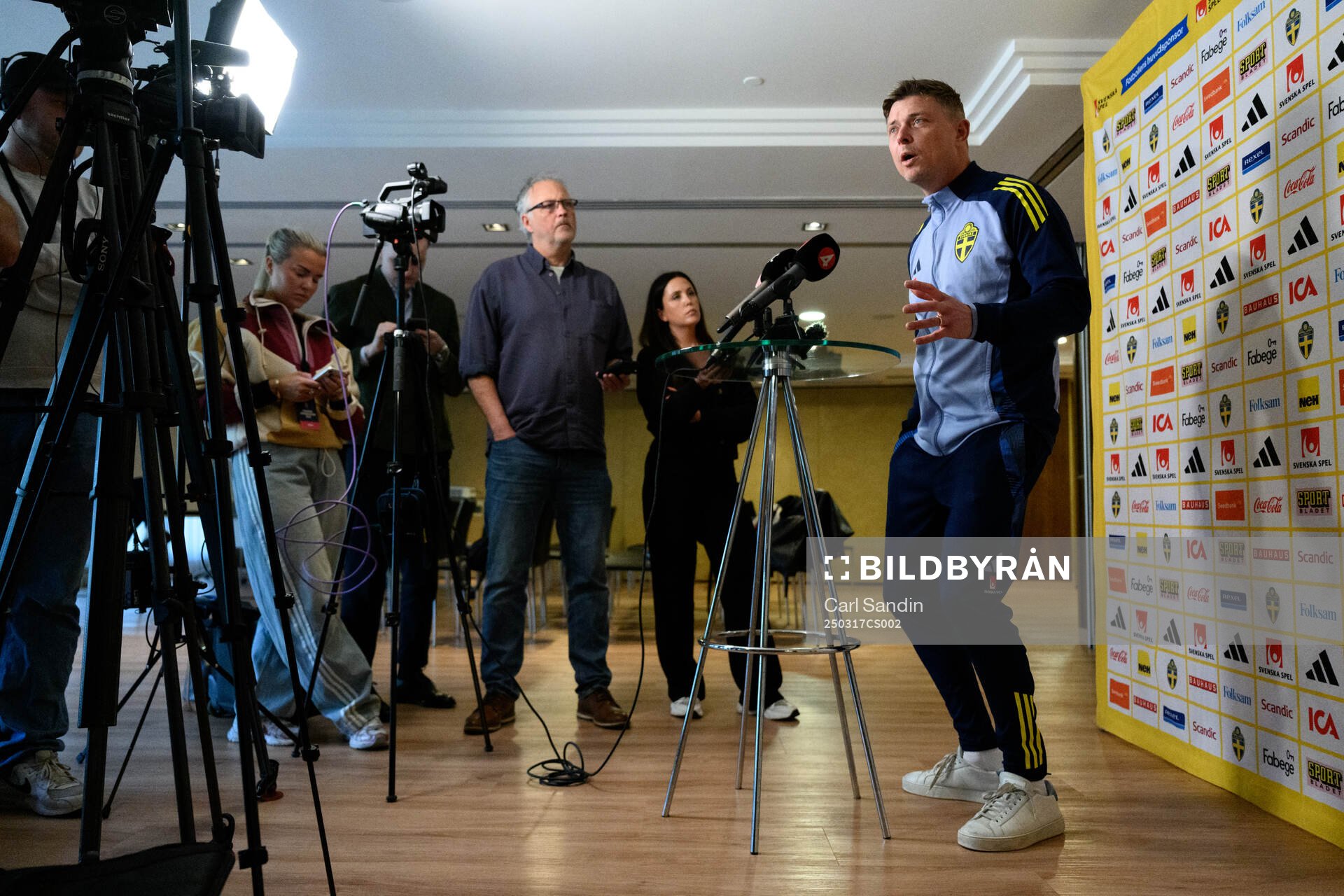 Head coach Jon Dahl Tomasson of the Swedish men's national