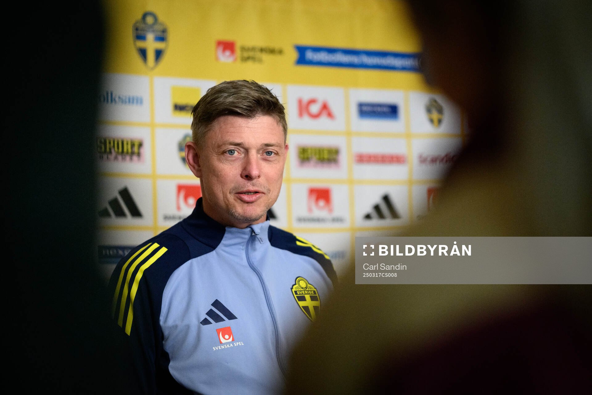 Head coach Jon Dahl Tomasson of the Swedish men's national