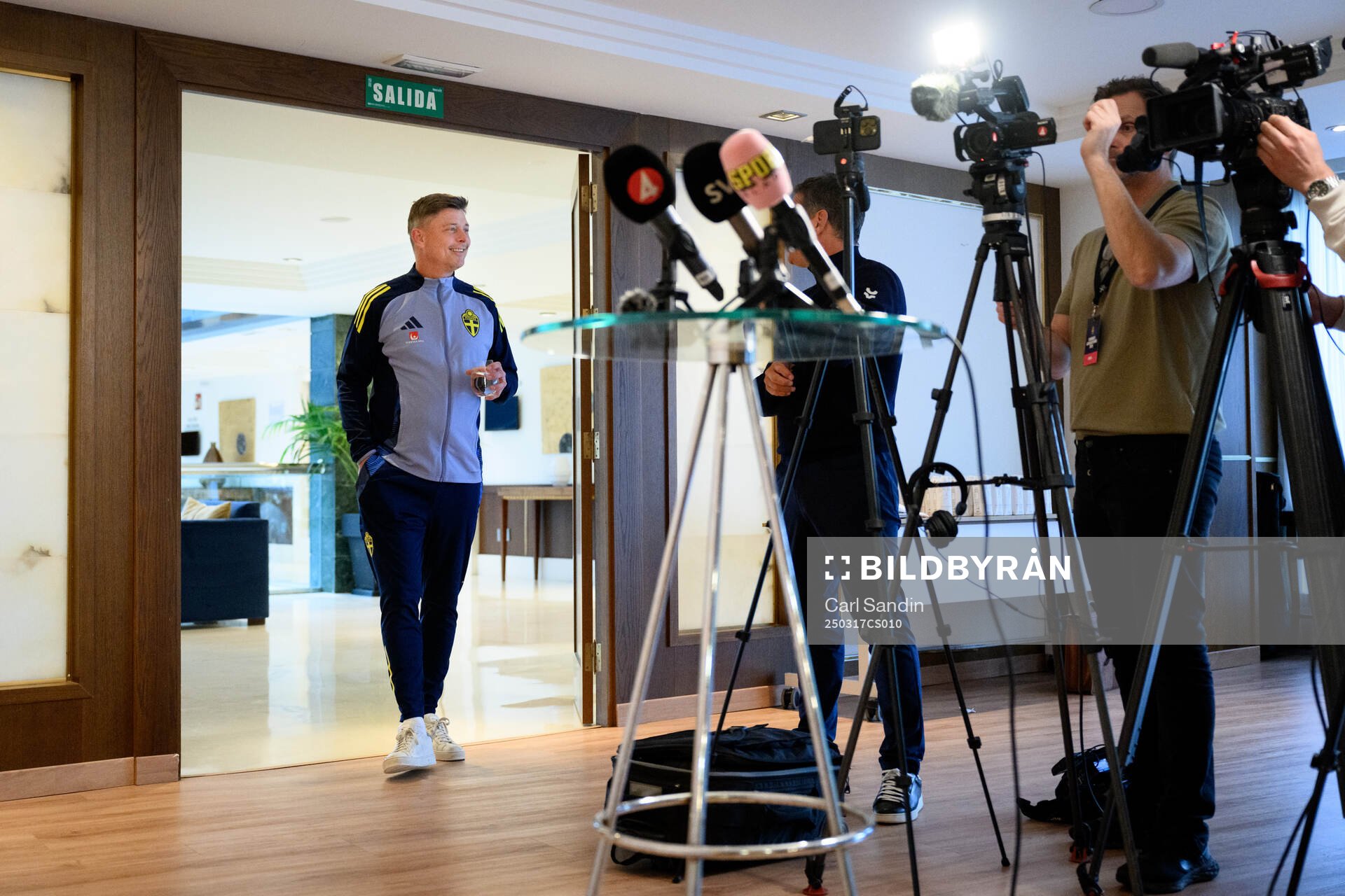 Head coach Jon Dahl Tomasson of the Swedish men's national