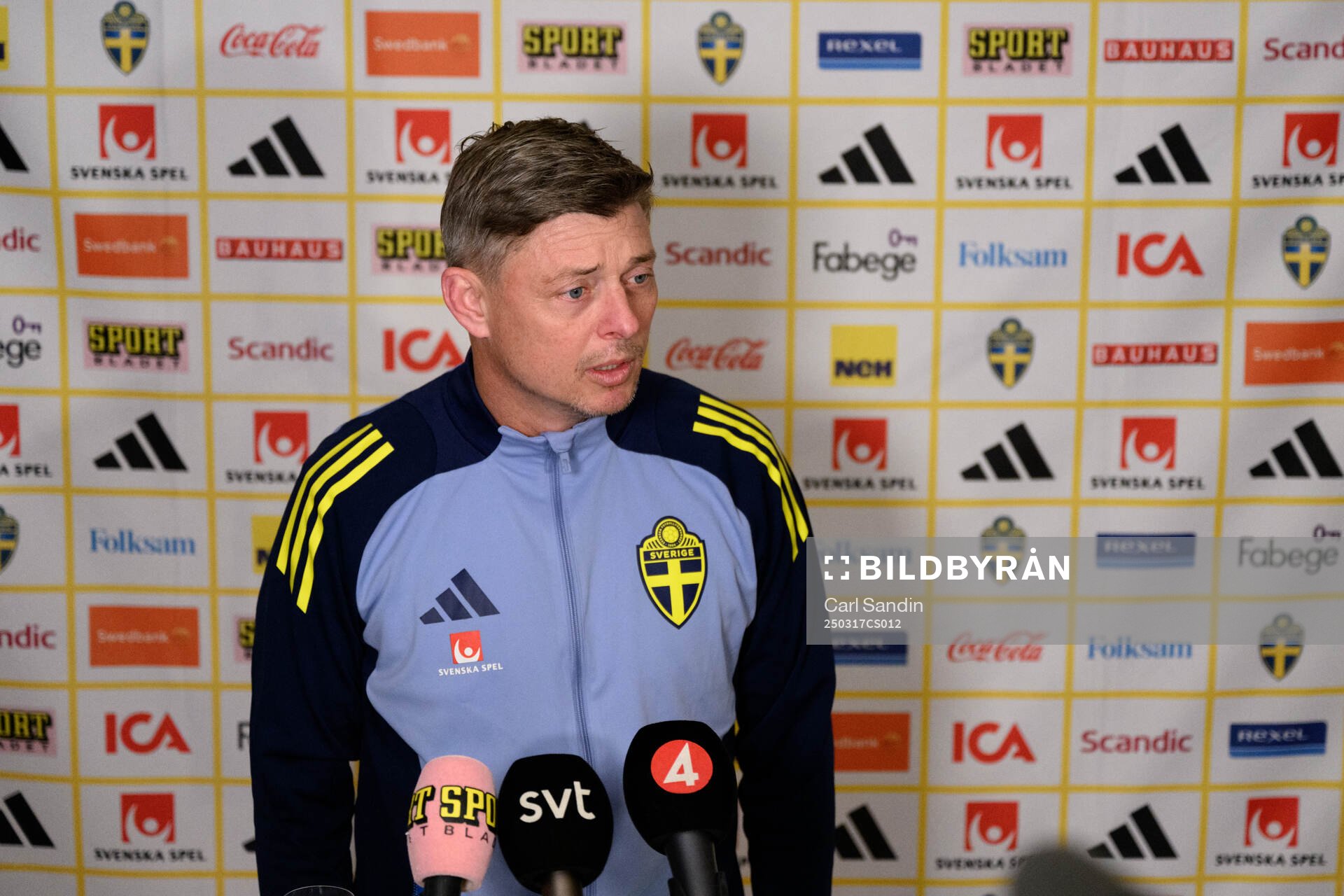 Head coach Jon Dahl Tomasson of the Swedish men's national