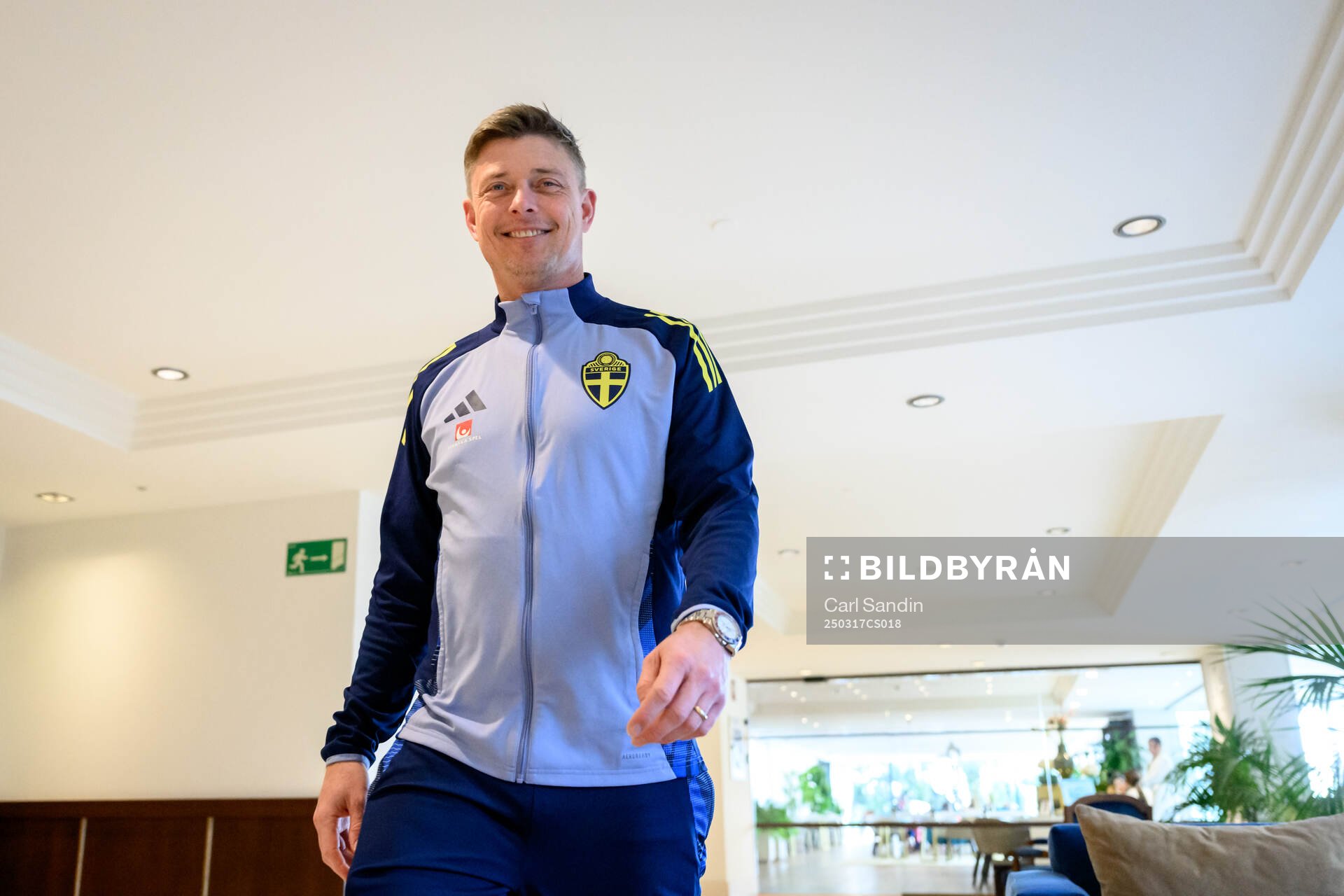 Head coach Jon Dahl Tomasson of the Swedish men's national