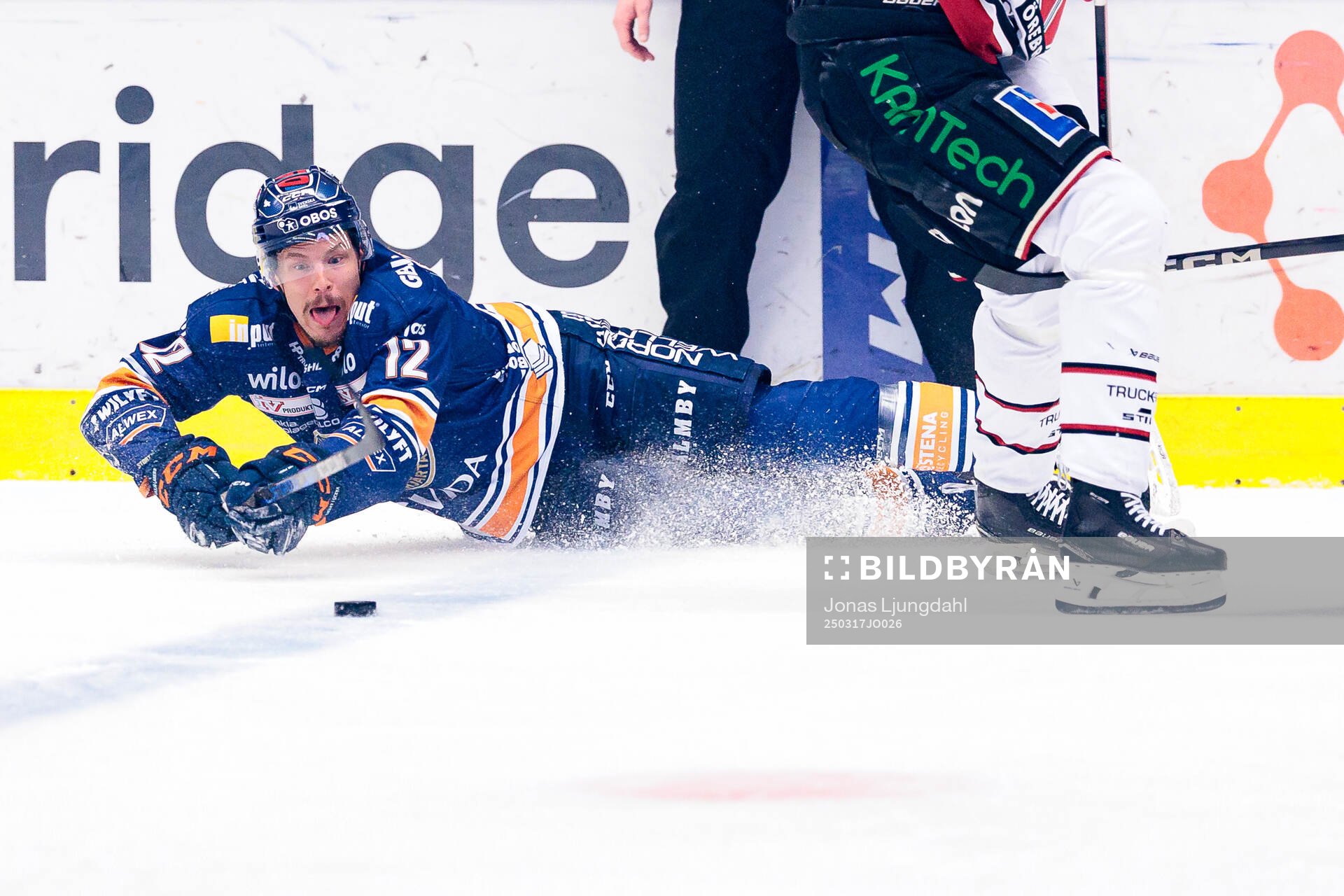 Växjös Otto Koivula faller
