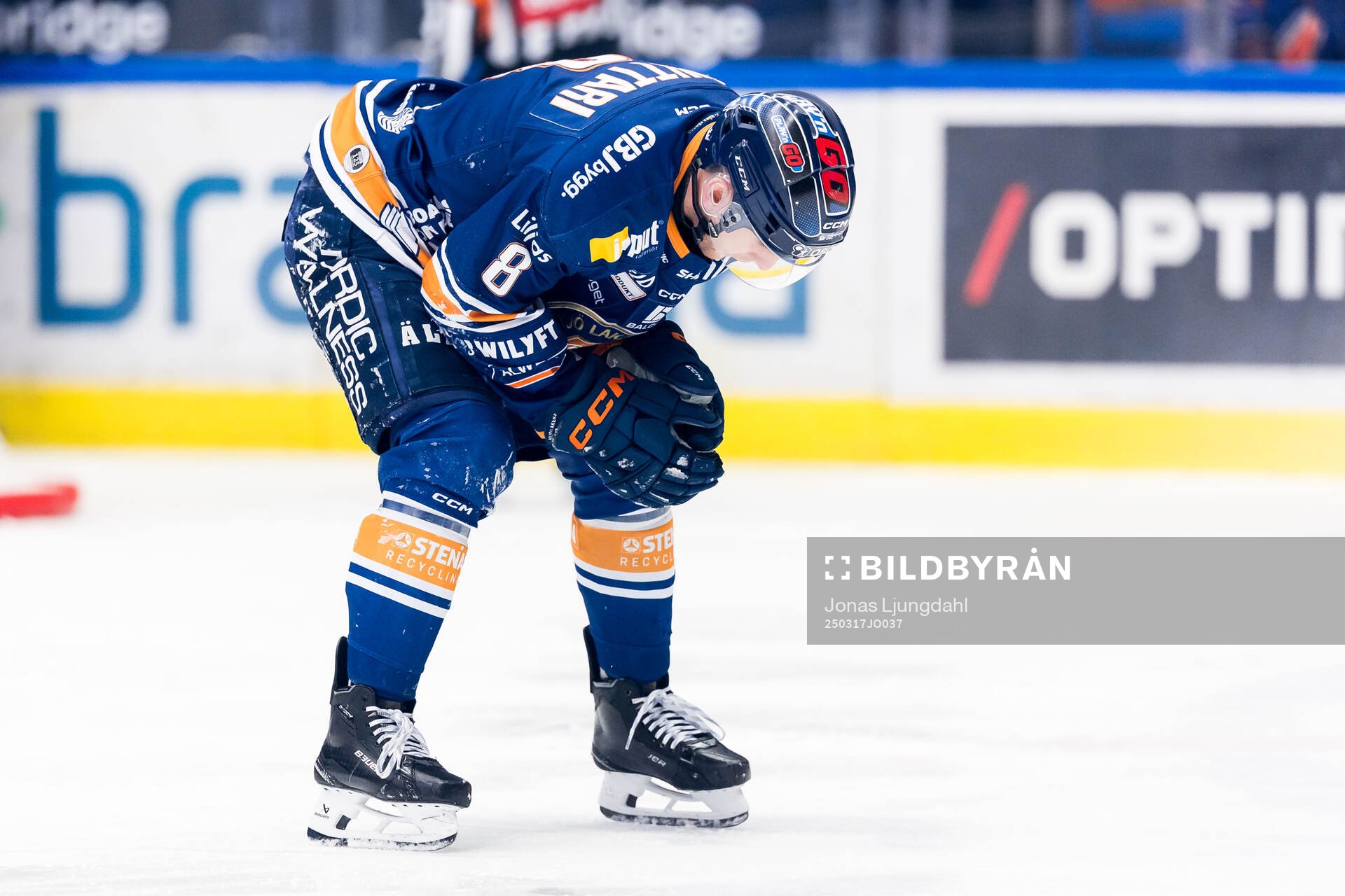 Växjös Zachary Giuttari har ont