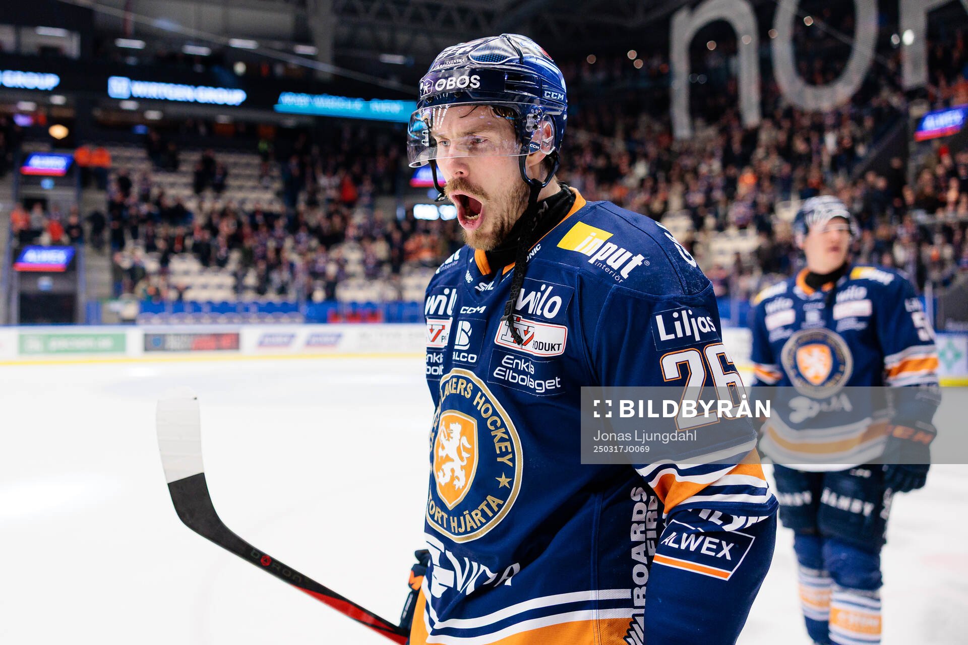 Växjös Emil Larsson jublar