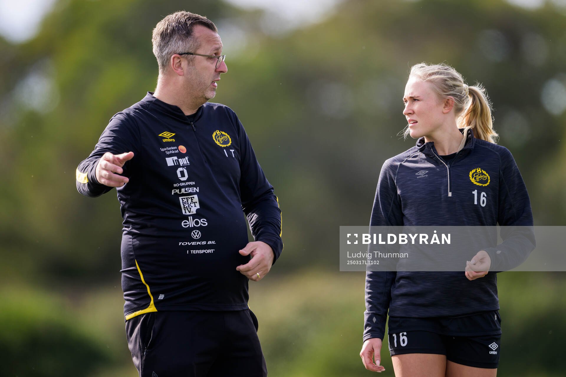 Tränare Ismet Tursic och Emilia Bengtsson