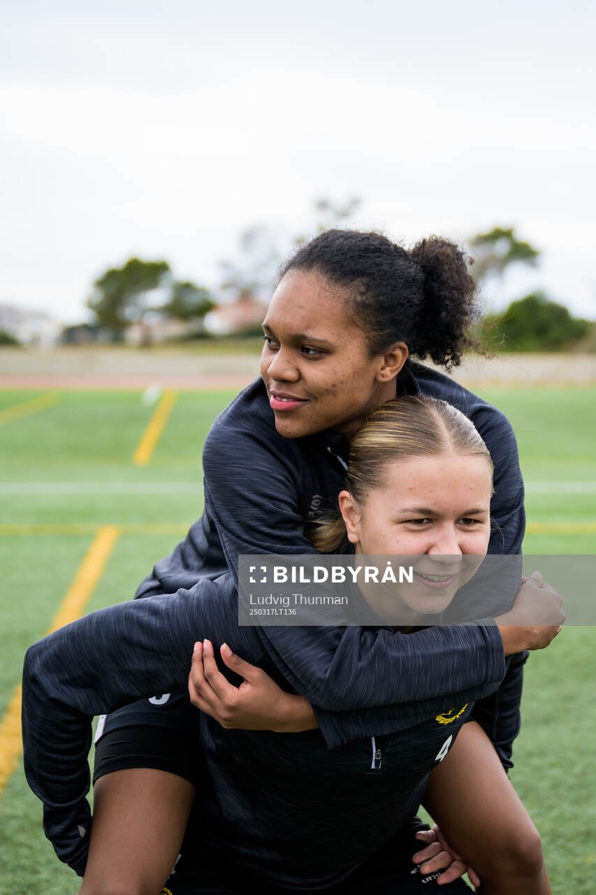 Alice Broman och Vanessa Lopez