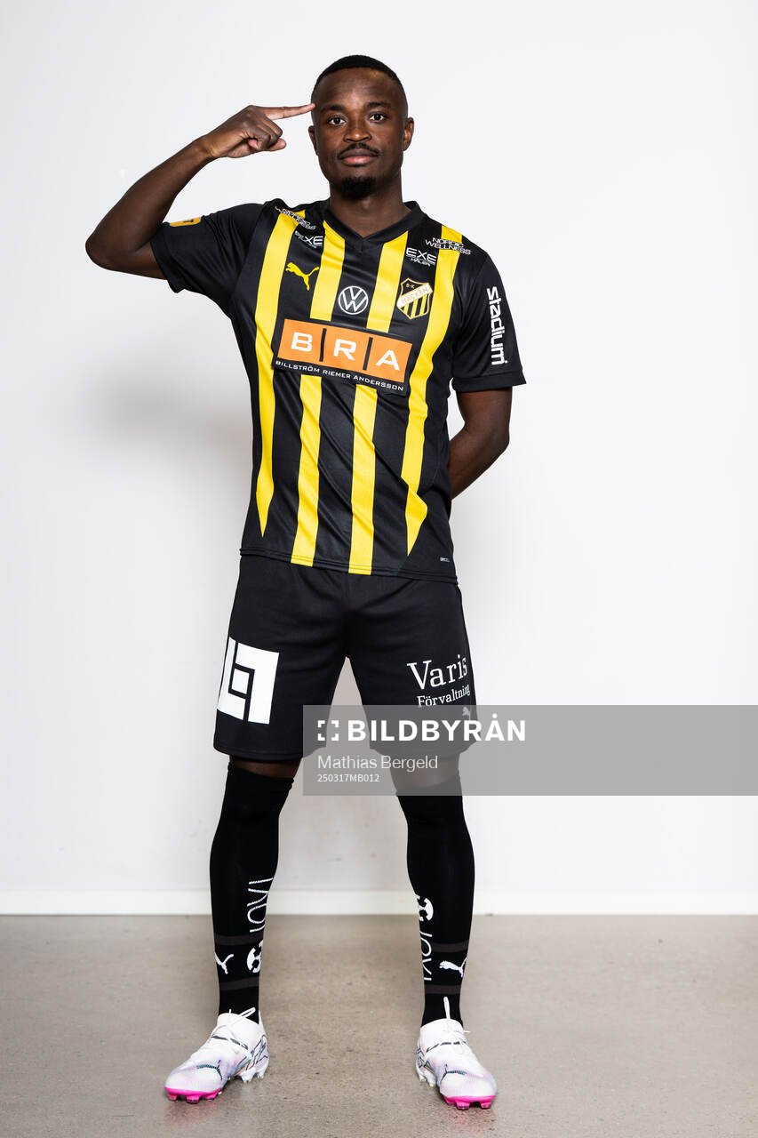 Häckens nyförvärv Brice Wembangomo poserar för ett porträtt den 17 mars 2025 i Göteborg. 