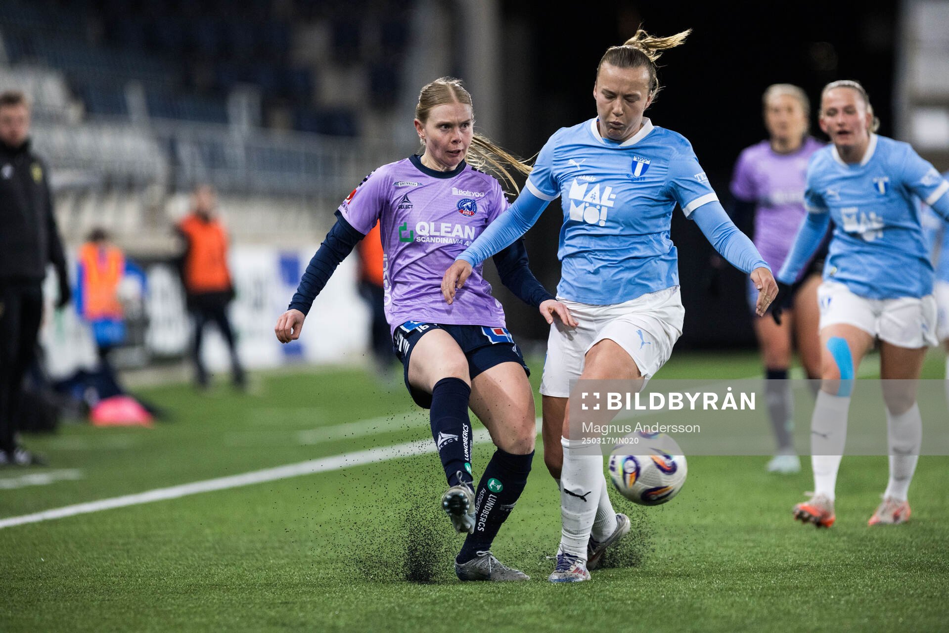 Linköpings Malin Brenn och Malmö FFs Sara Kanutte