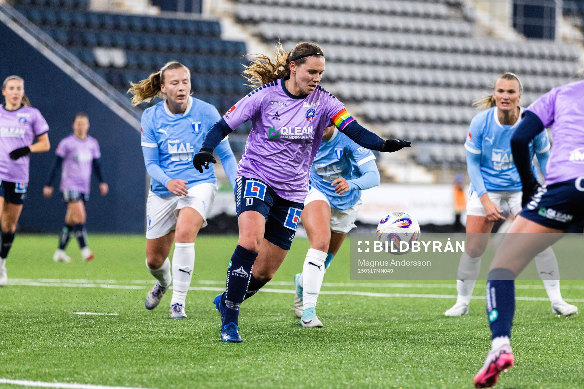 Linköpings Emma Lennartsson under fotbollsmatchen i Svenska Cupen mellan Linköping och Malmö FF den 17 mars 2025 i Linköping. 