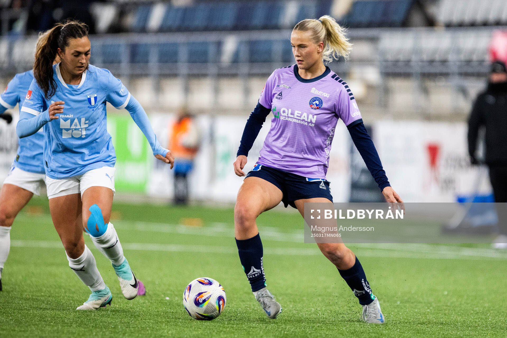 Malmö FFs Isabella DCAquila och Linköpings Lilli Halttunen