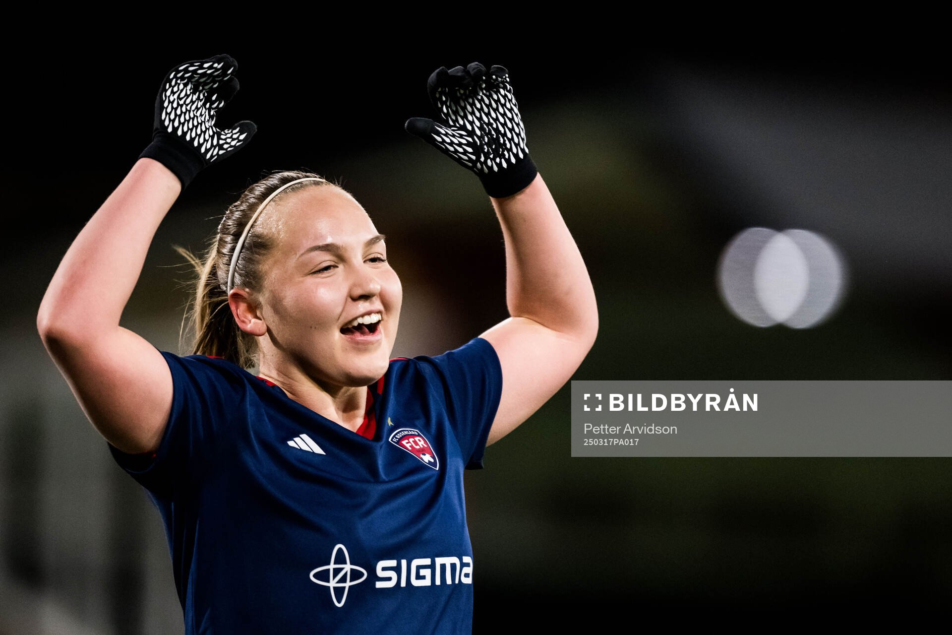 Rosengårds Oona Sevenius jublar
