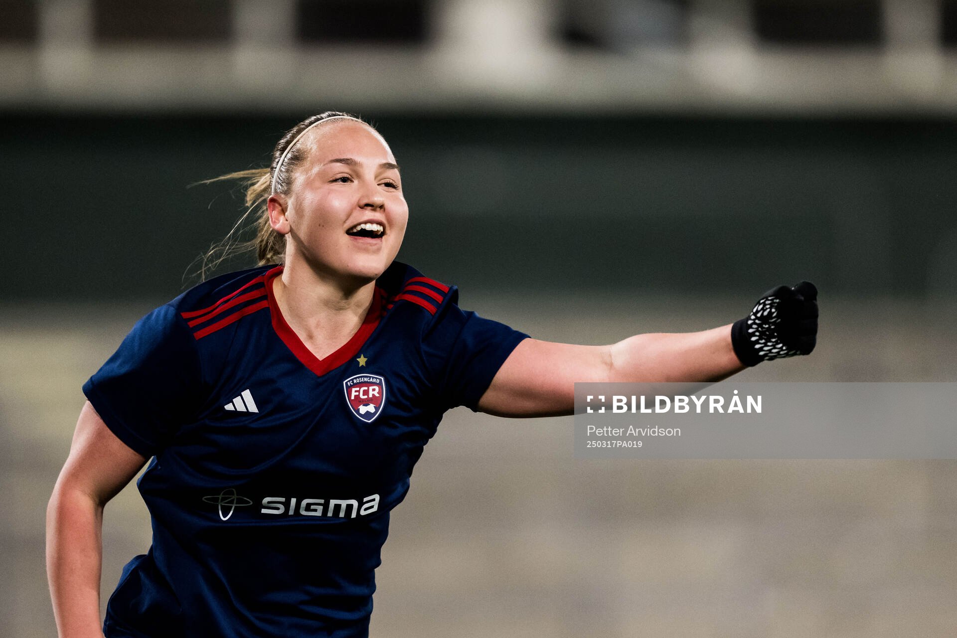 Rosengårds Oona Sevenius jublar efter 1-0 under fotbollsmatchen i Svenska Cupen mellan Rosengård och Växjö den 17 mars 2025 i Malmö. 