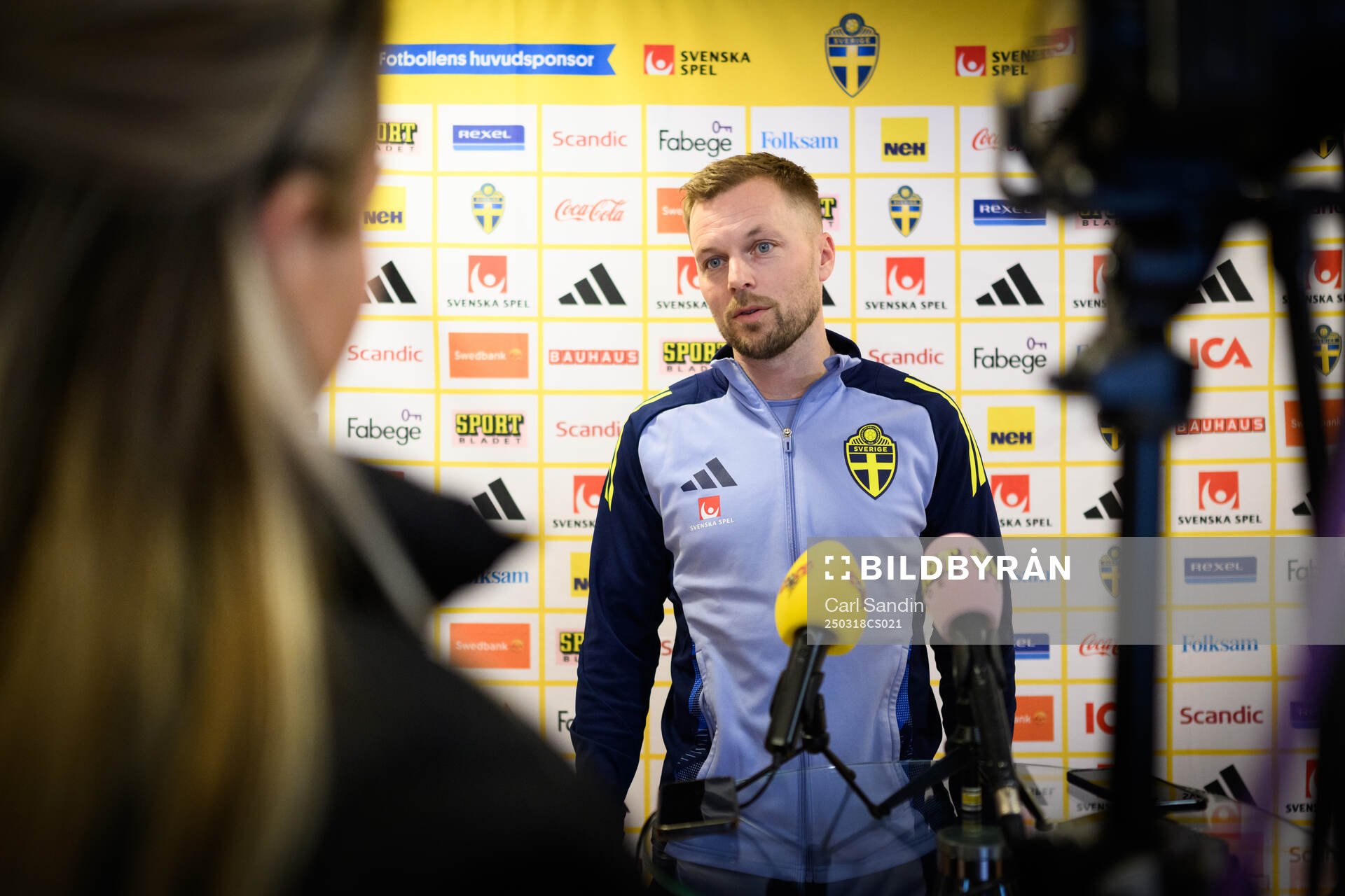 Assistant coach Sebastian Larsson of the Swedish men's