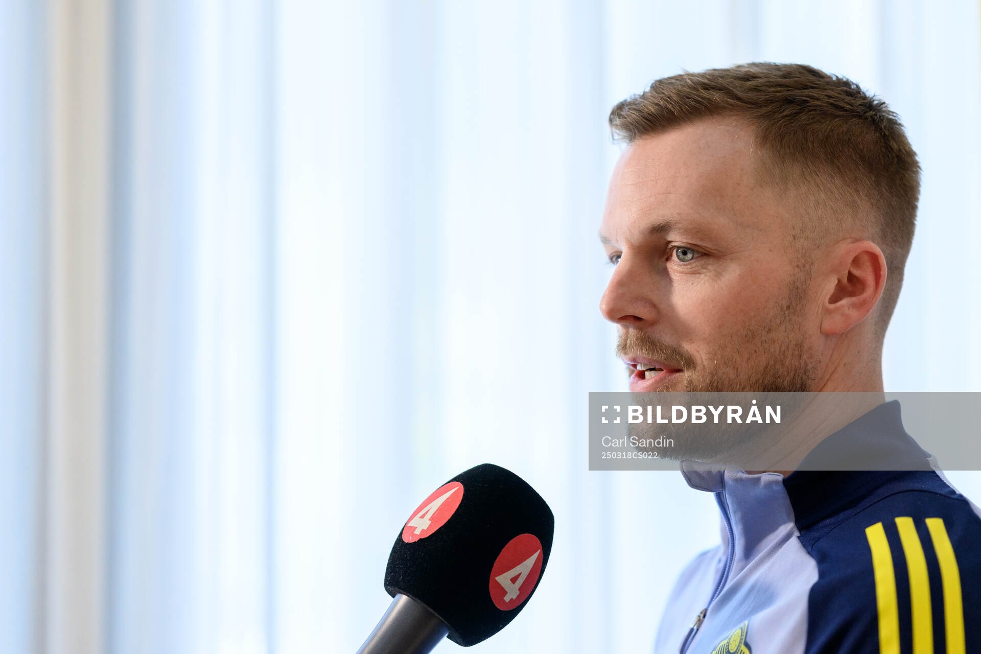 Assistant coach Sebastian Larsson of the Swedish men's