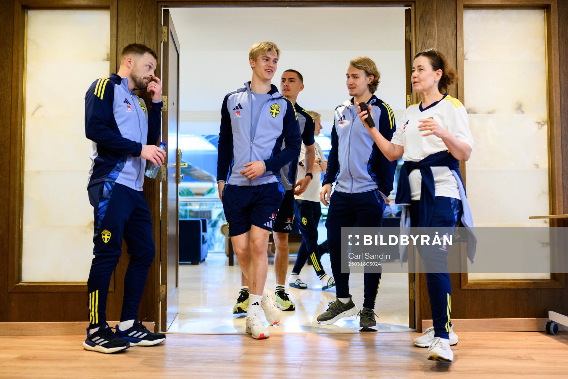 Assistant coach Sebastian Larsson, Lucas Bergvall, Gustaf