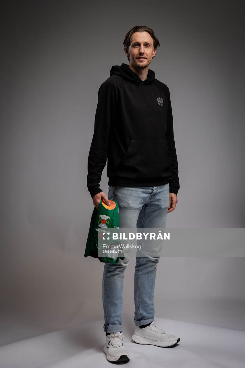 Varbergs Joakim Lindner  poserar för porträtt under Superettans upptaktsträff den 18 mars 2025 i Stockholm. 