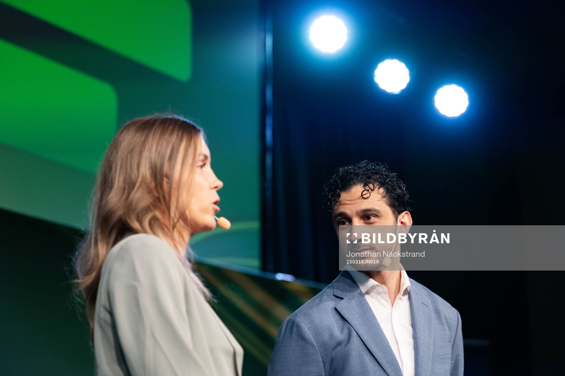 Programledare Adelisa Grabus och Ramin Nouri