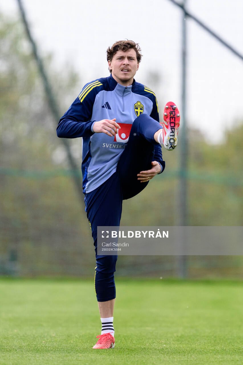 Victor Nilsson Lindelöf of the Swedish men's national