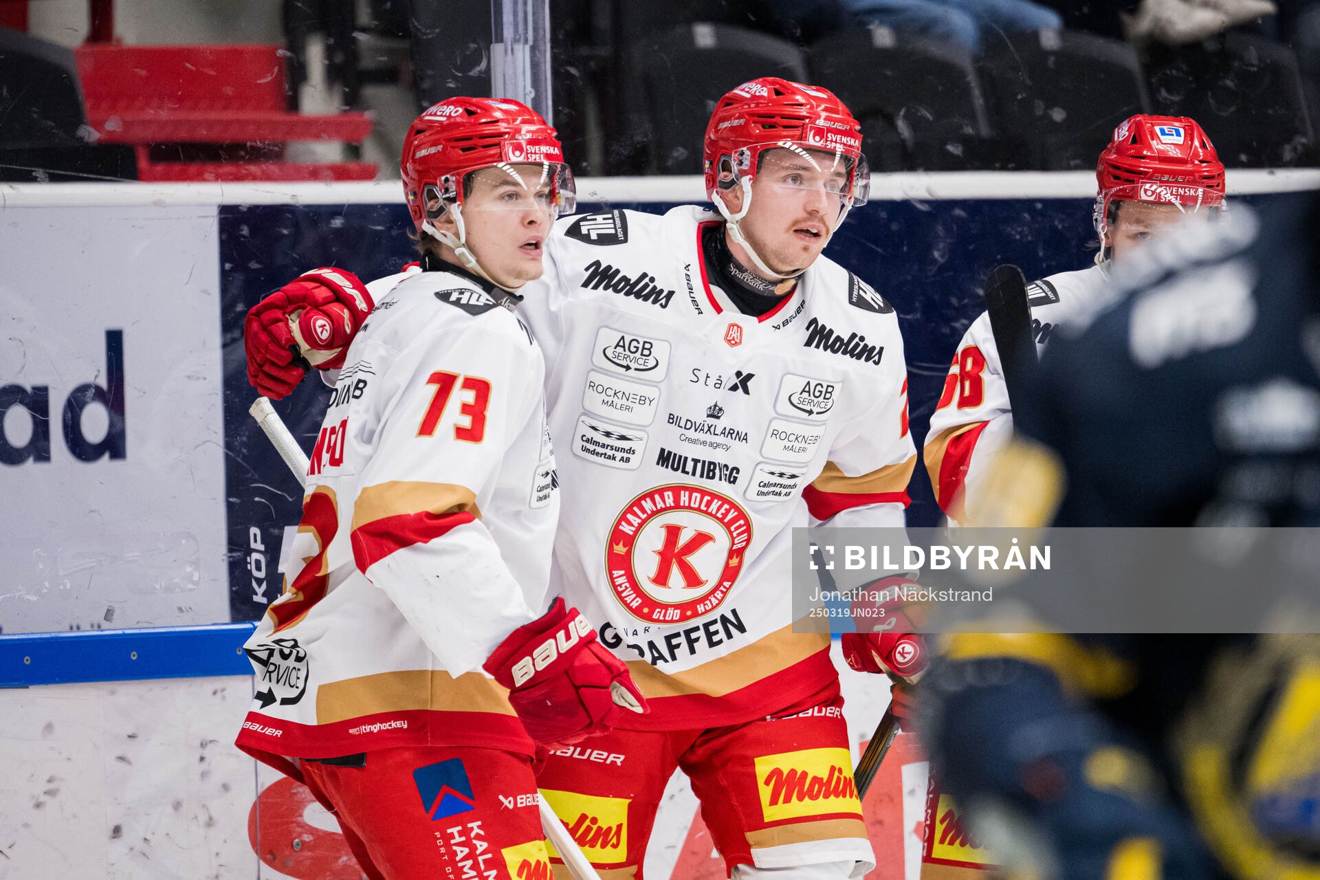 Kalmars Joel Svensson jublar med Valdemar Johansson