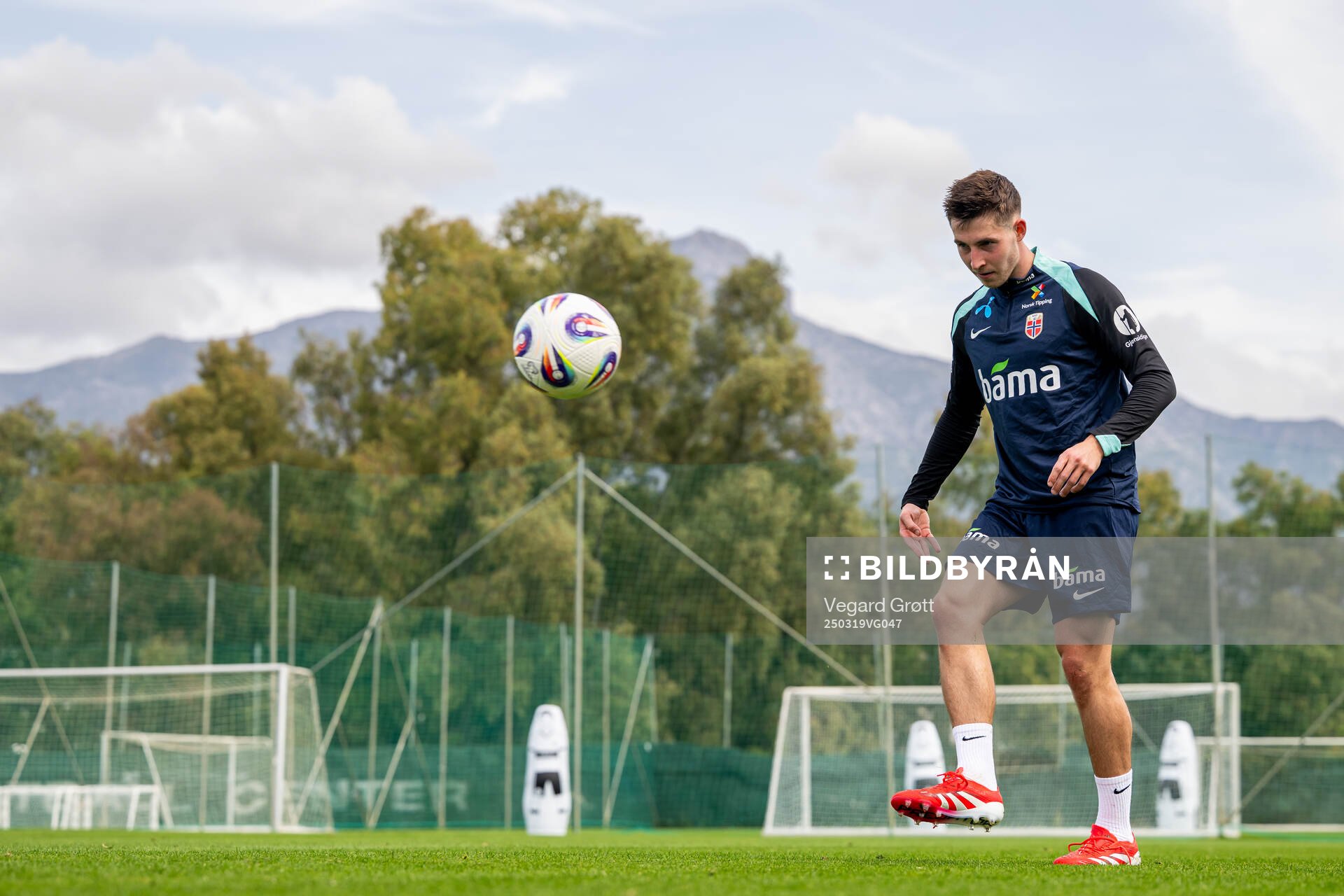 Lasse Berg Johnsen of the Norwegian national football team during a training session on March 19, 2025 in Marbella.