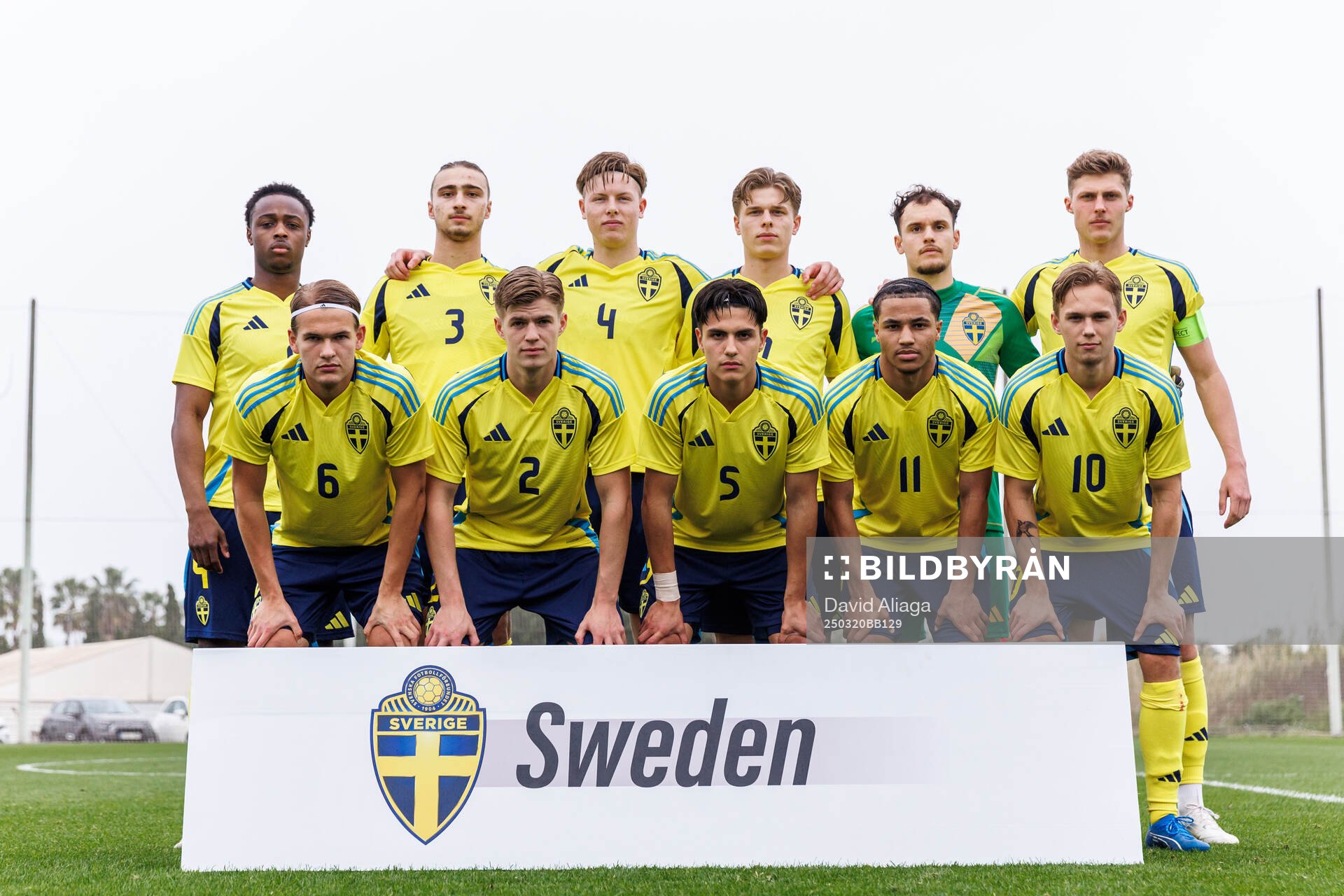 The starting eleven of Norway pose for a team photo
