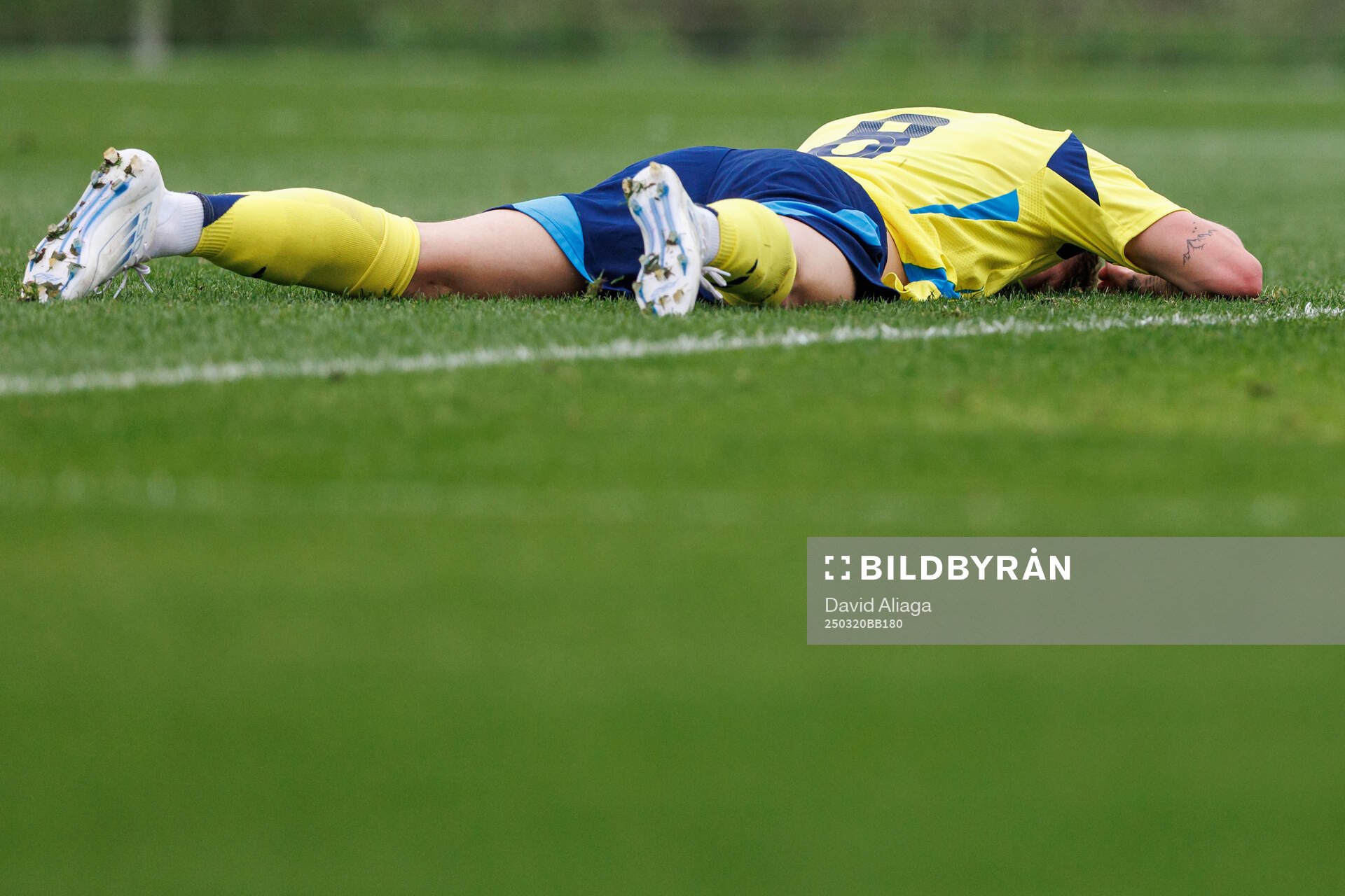 Lukas Björklund of Sweden in pain during the international friendly under-21 football match between Belgium and Sweden on March 20, 2025 in Pinatar.