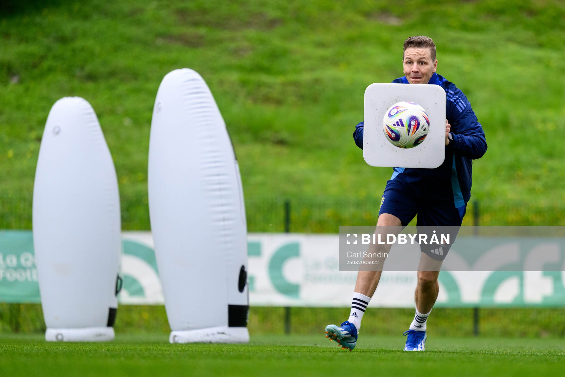 Goalkeeper coach Maths Elfvendal of the Swedish men's
