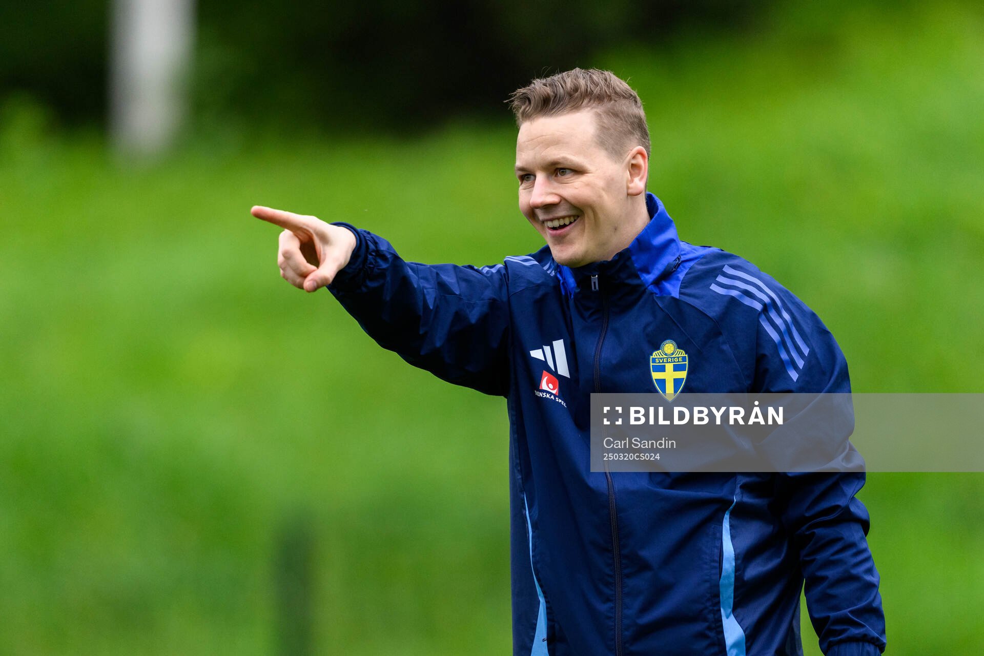 Goalkeeper coach Maths Elfvendal of the Swedish men's