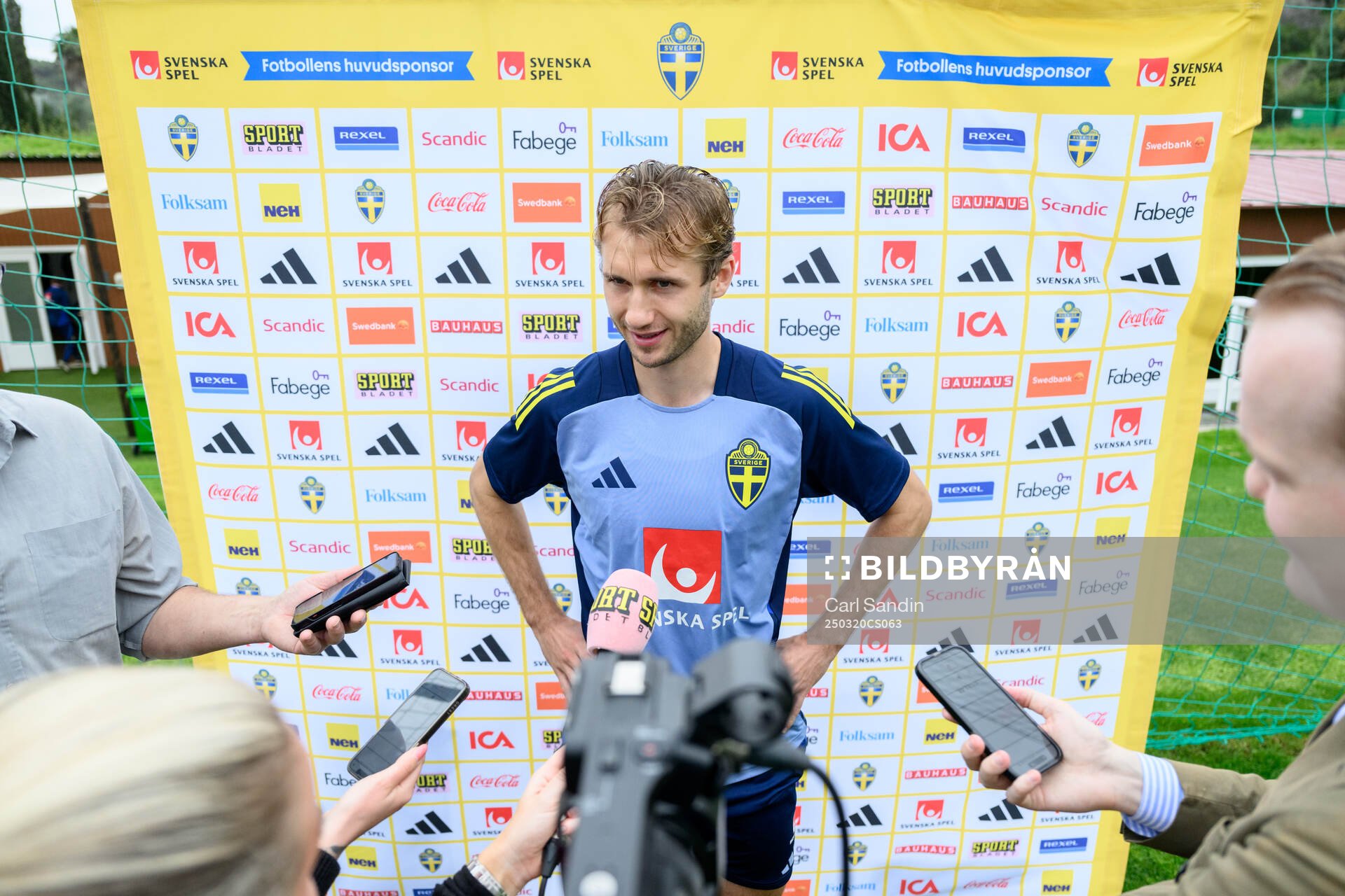 Benjamin Nygren of the Swedish men's national football team in the mixed zone after a training session on March 20, 2025 in Marbella. 