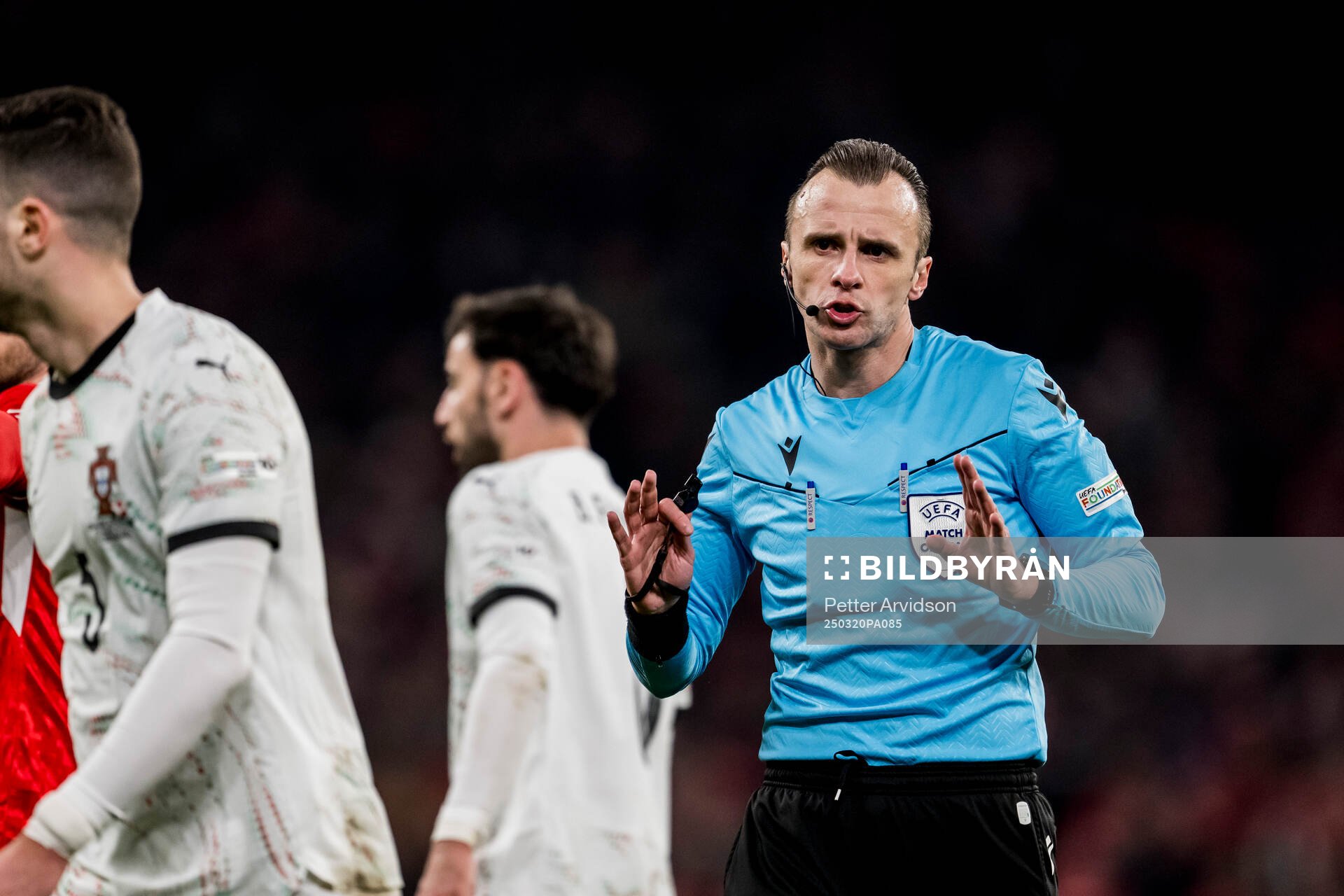 Referee Irfan Peljto