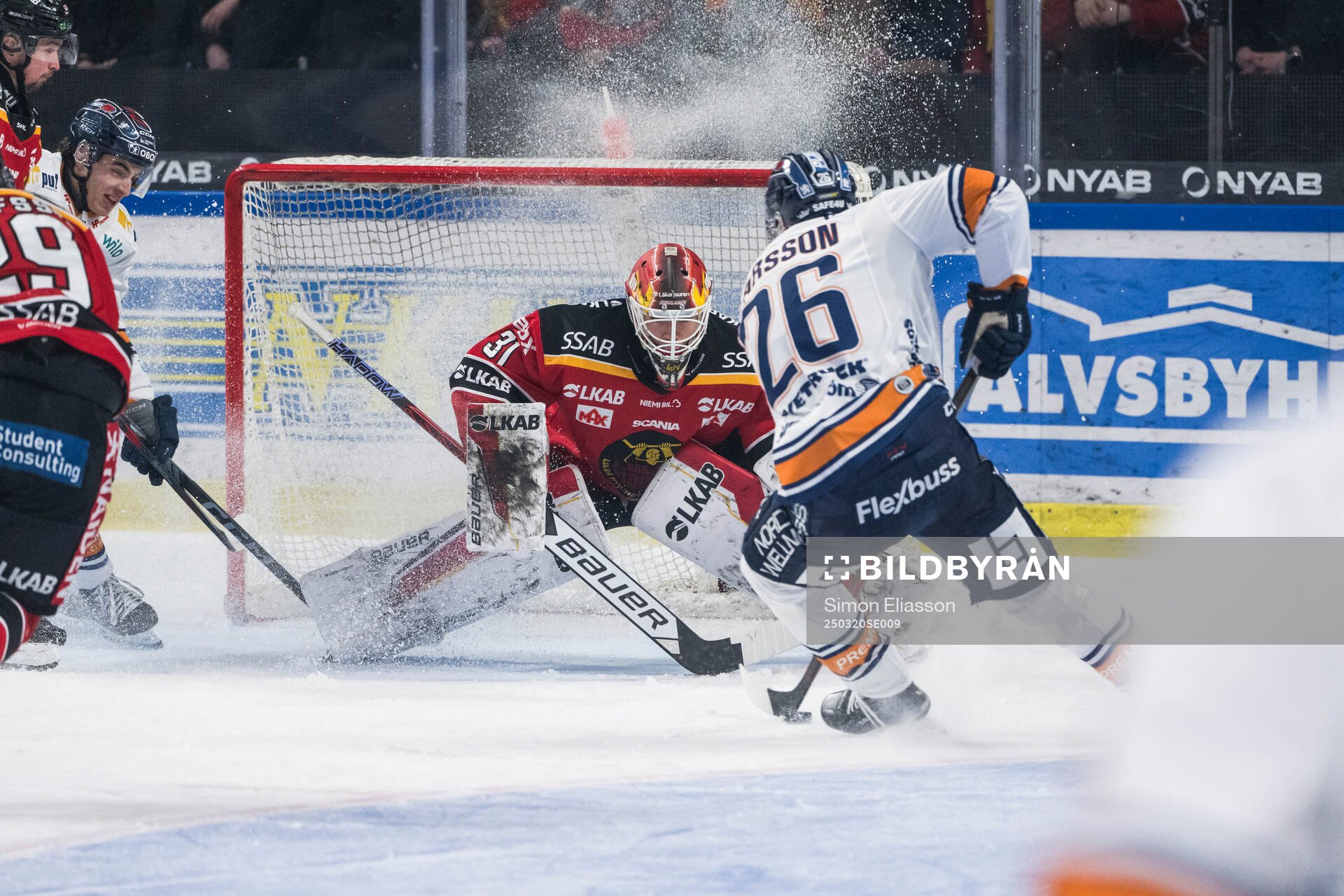 Luleås målvakt Matteus Ward och Växjös Emil Larsson