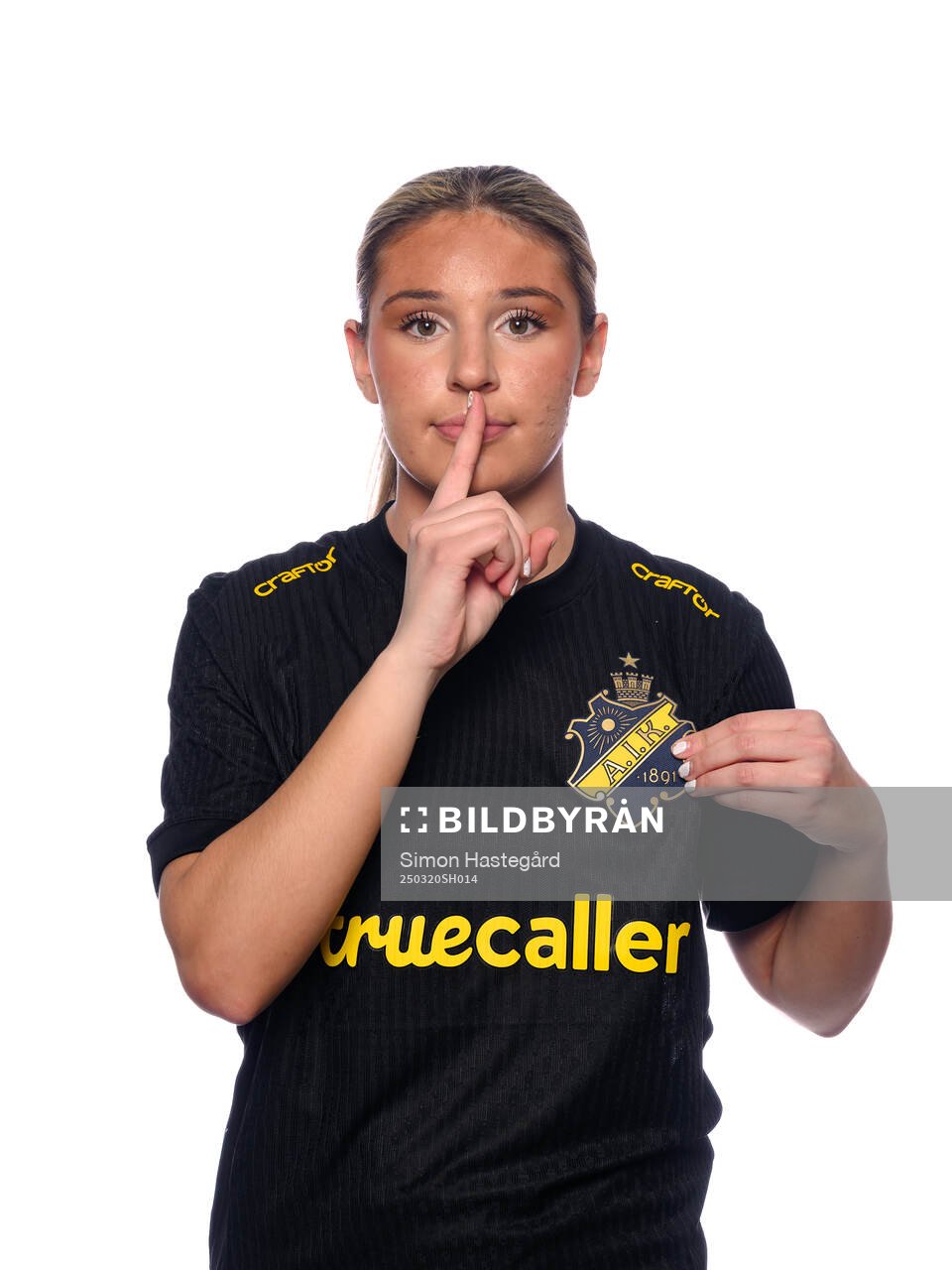 Nellie Eriksen Yasseri poserar för porträtt under en fotografering med AIK den 20 mars 2025 i Stockholm. 